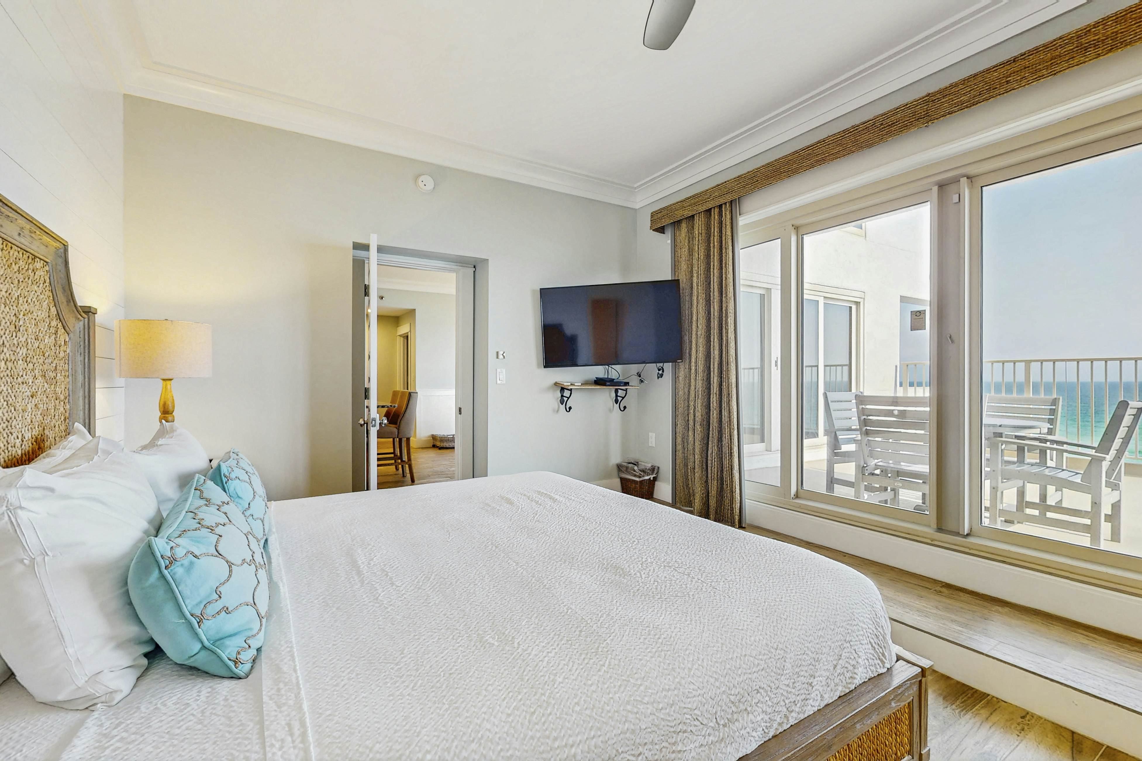 Large Beachfront Villa with Balconies and Pool