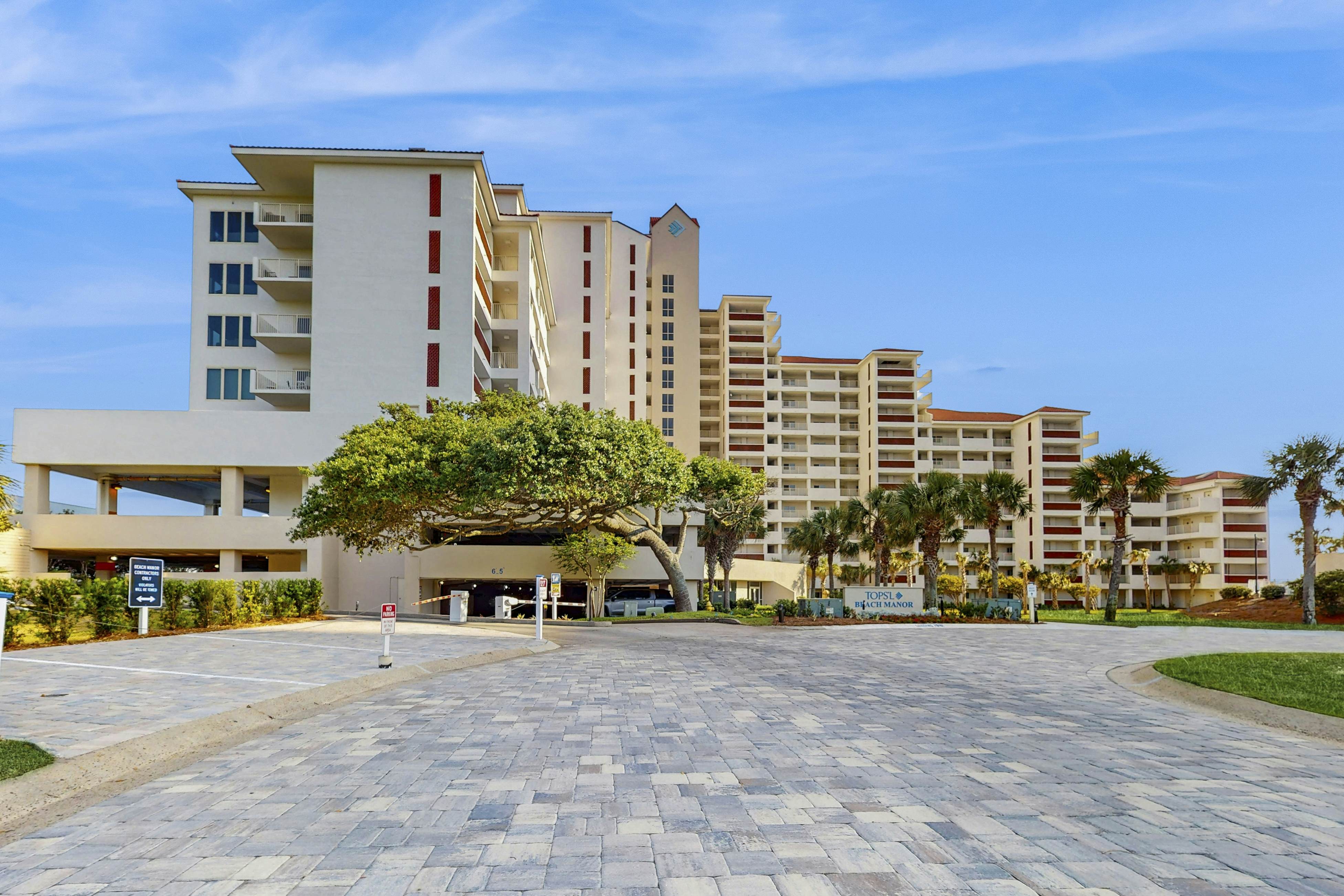 Large Beachfront Villa with Balconies and Pool
