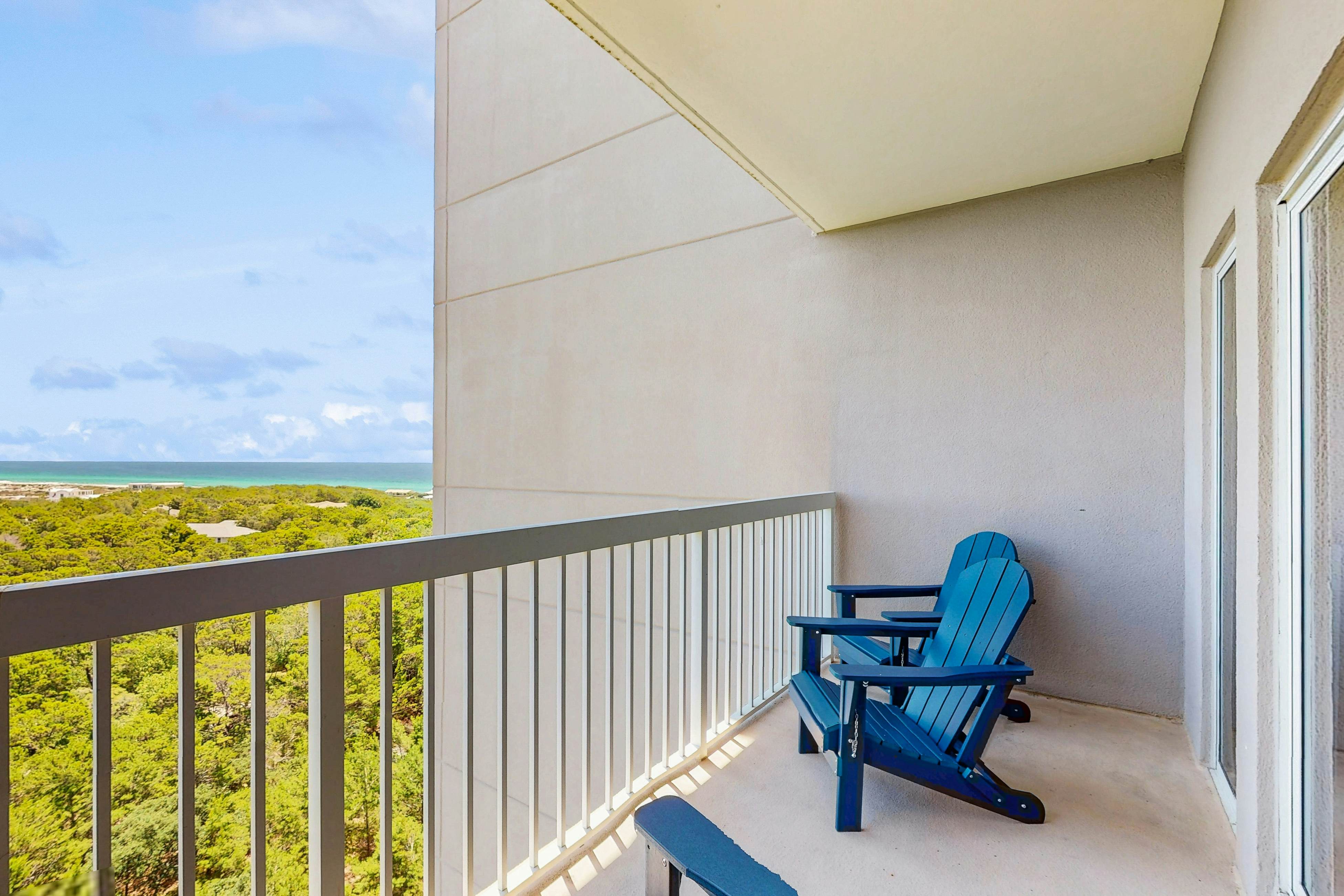 Coastal Condo with Pool Hot Tub and Balcony