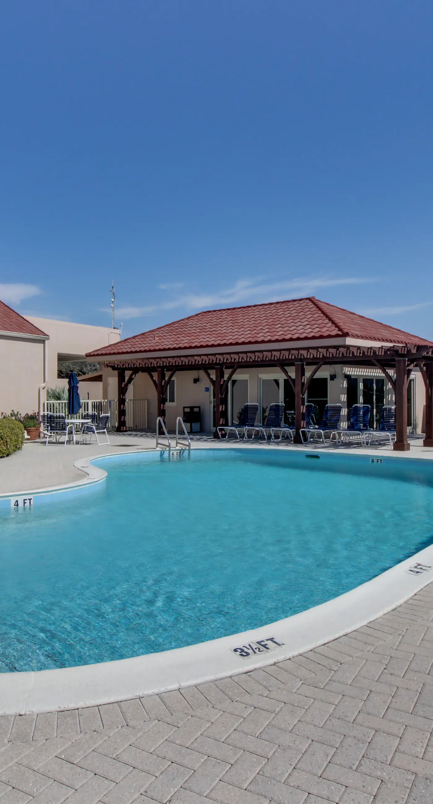 Oceanview Condo with Pool Hot Tub and Gym