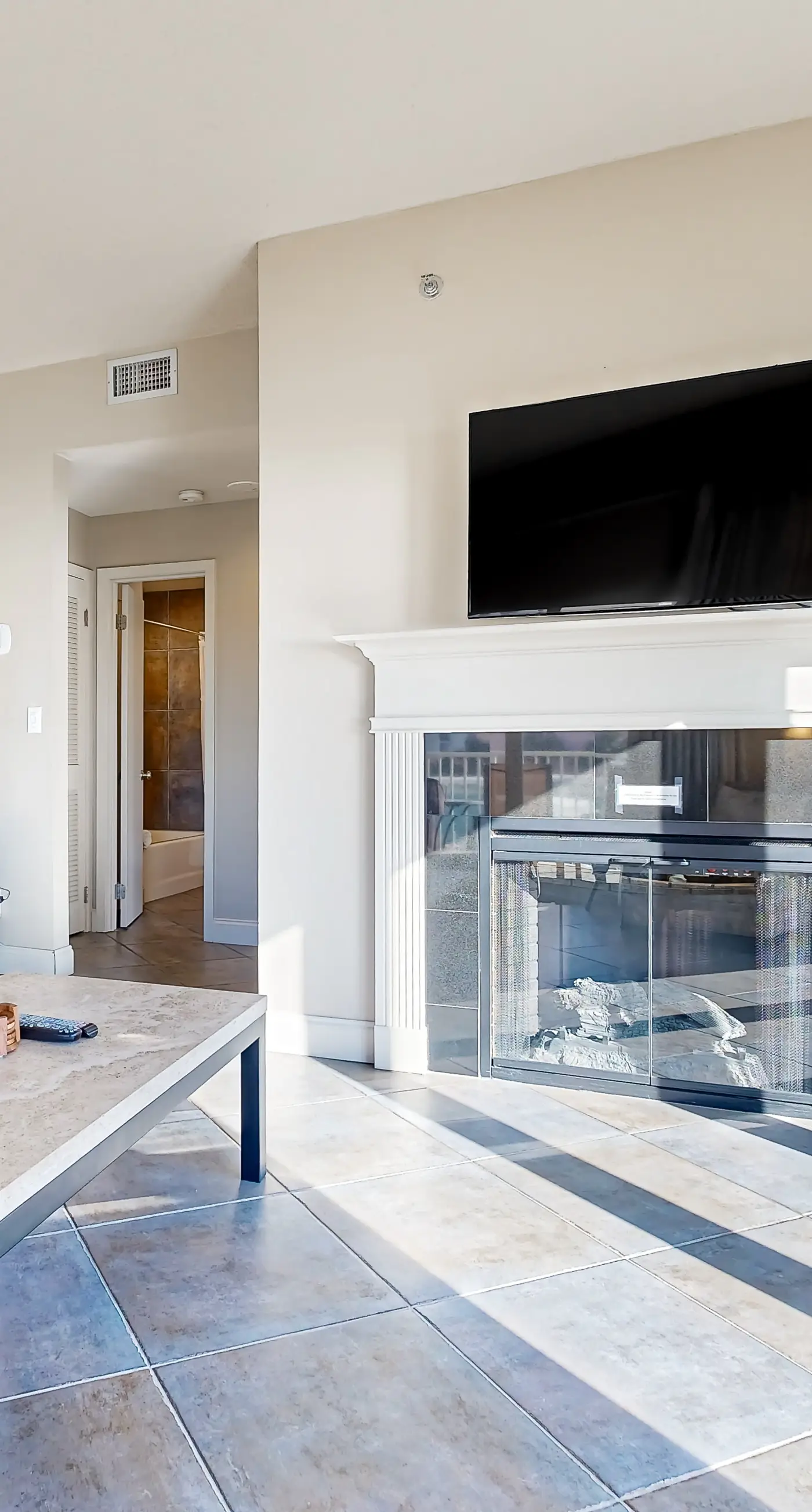 Oceanview Condo with Pool Hot Tub and Gym