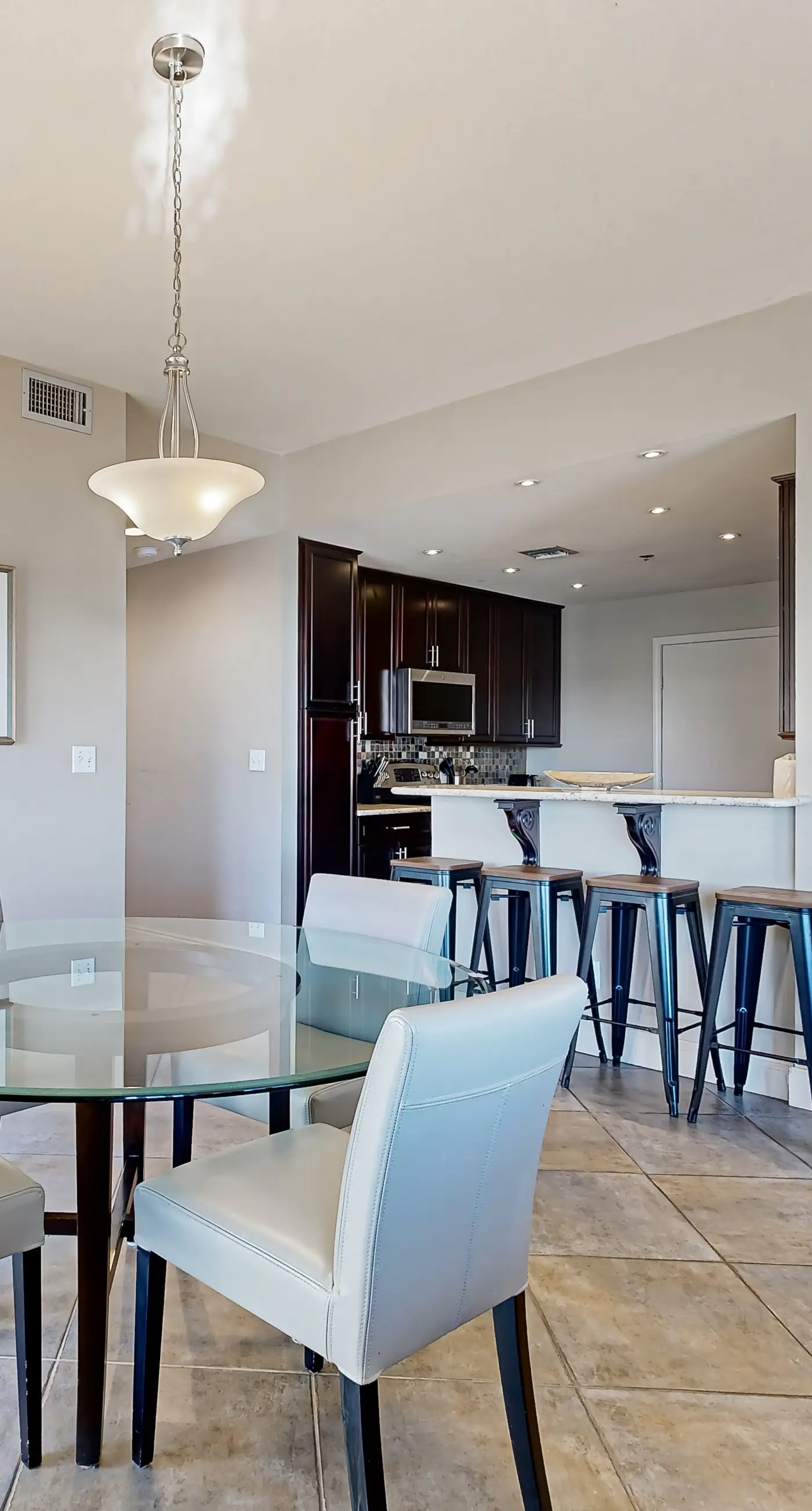 Oceanview Condo with Pool Hot Tub and Gym