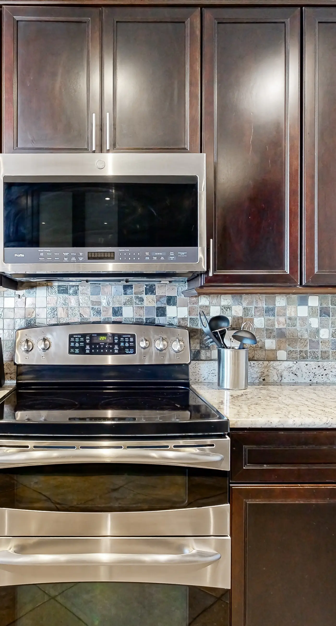 Oceanview Condo with Pool Hot Tub and Gym