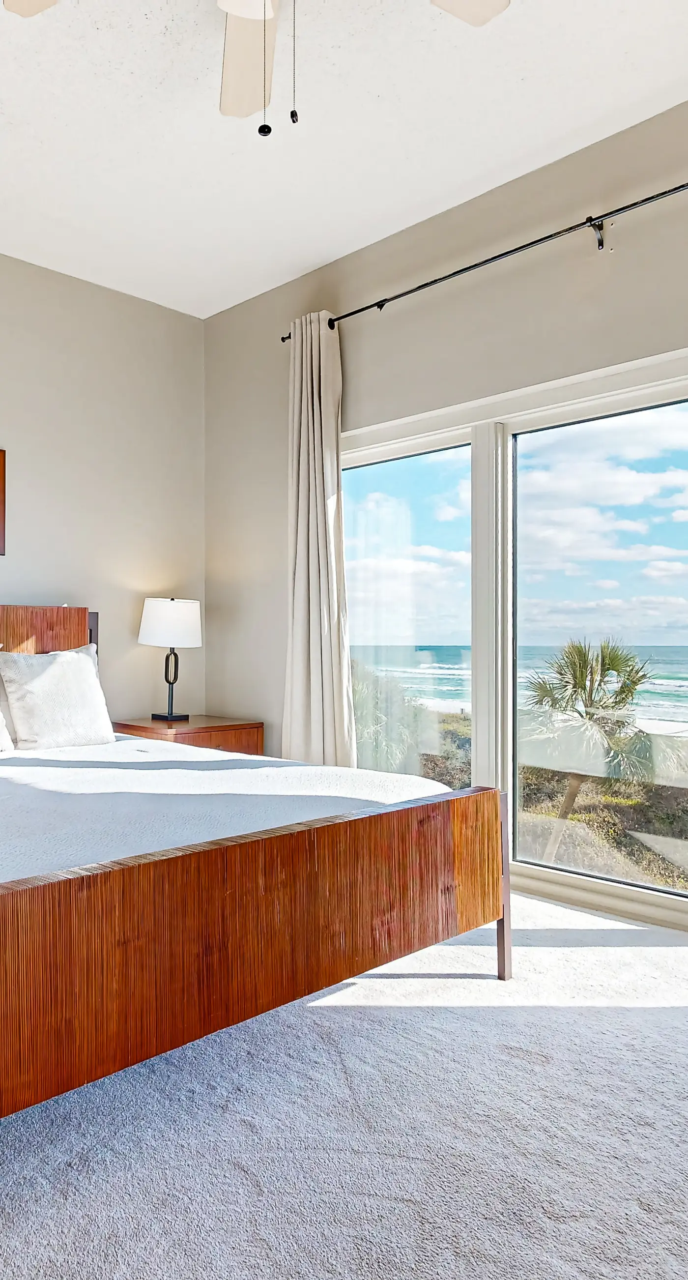 Oceanview Condo with Pool Hot Tub and Gym