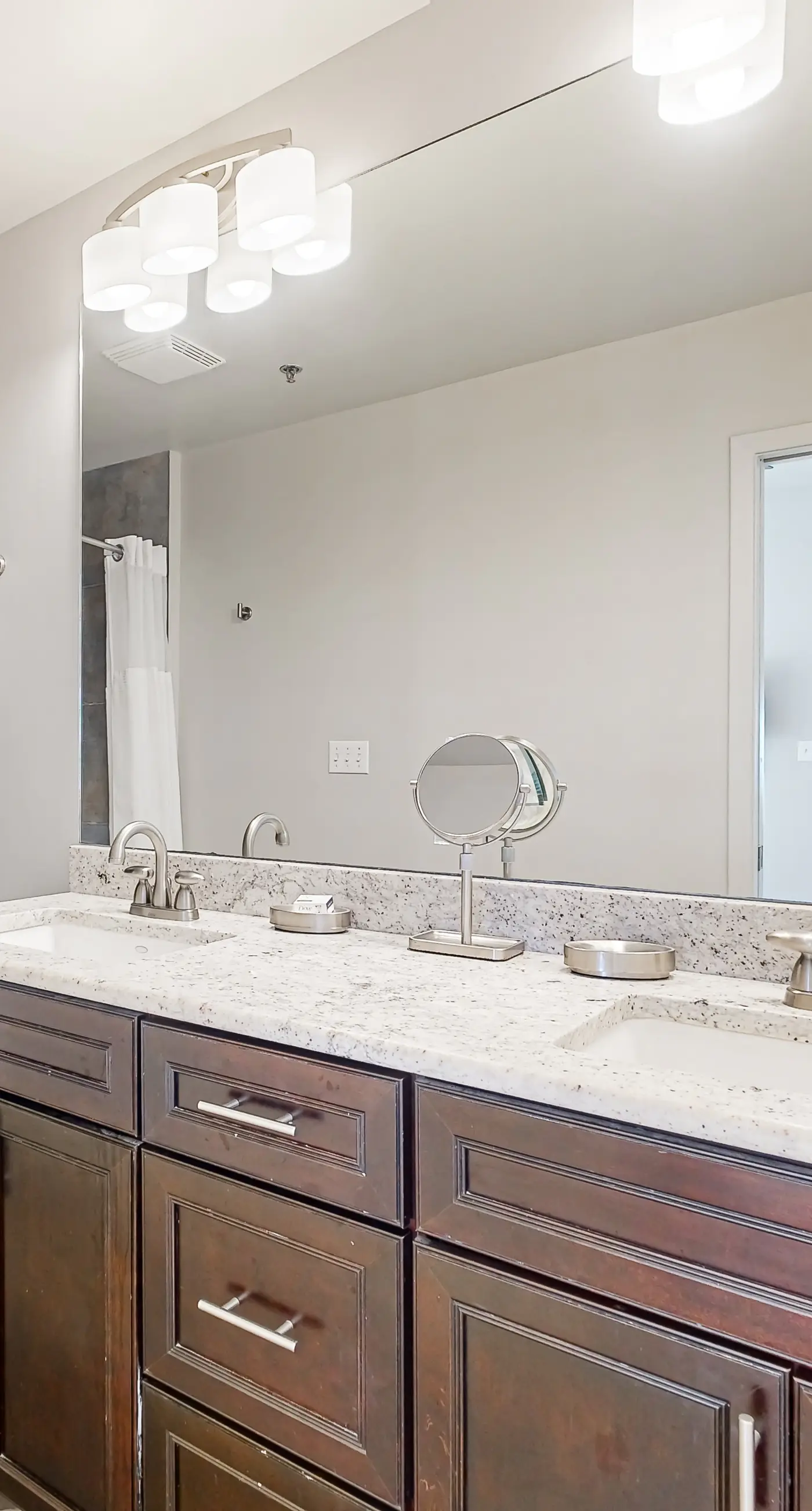 Oceanview Condo with Pool Hot Tub and Gym