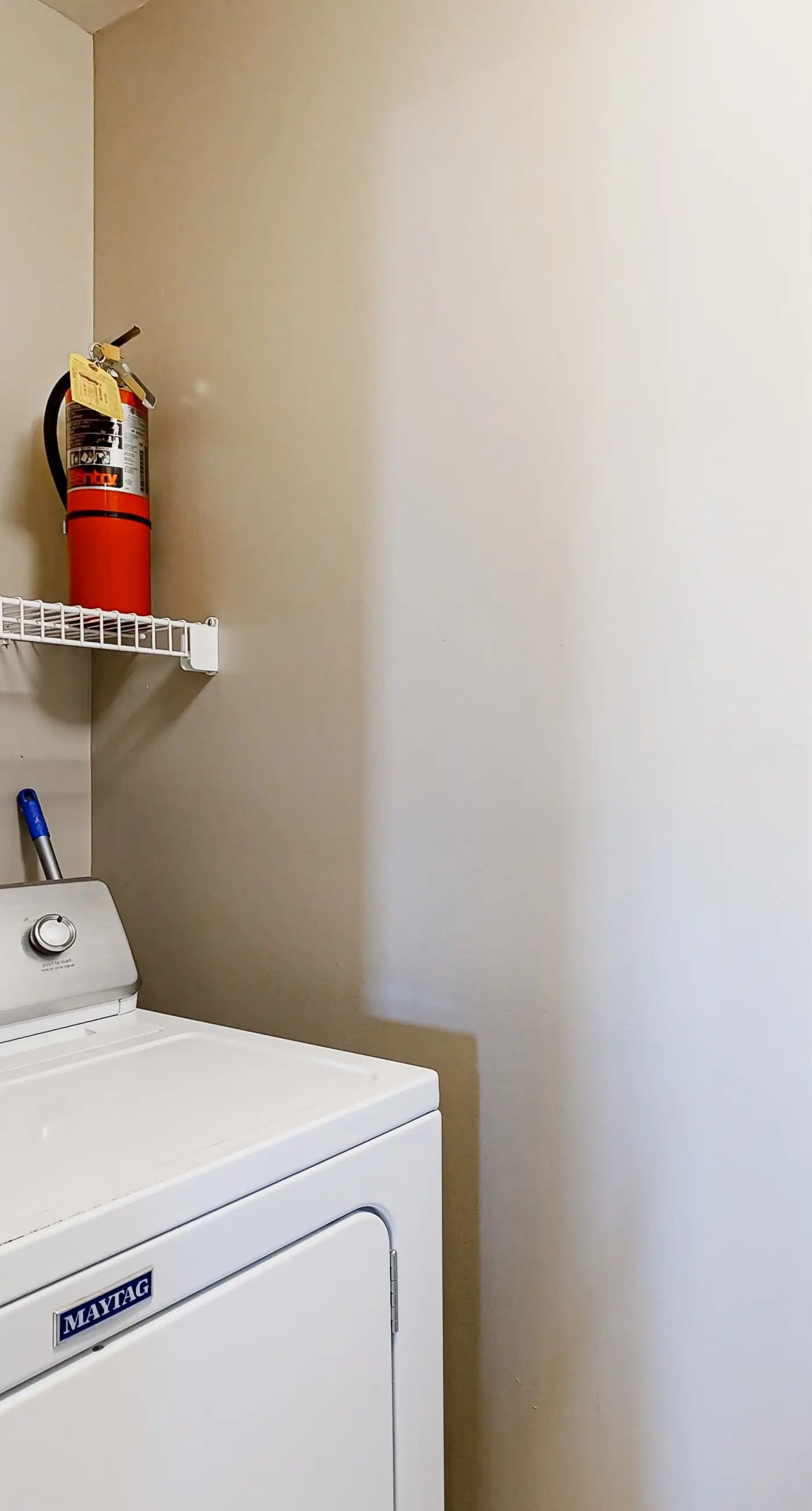 Oceanview Condo with Pool Hot Tub and Gym