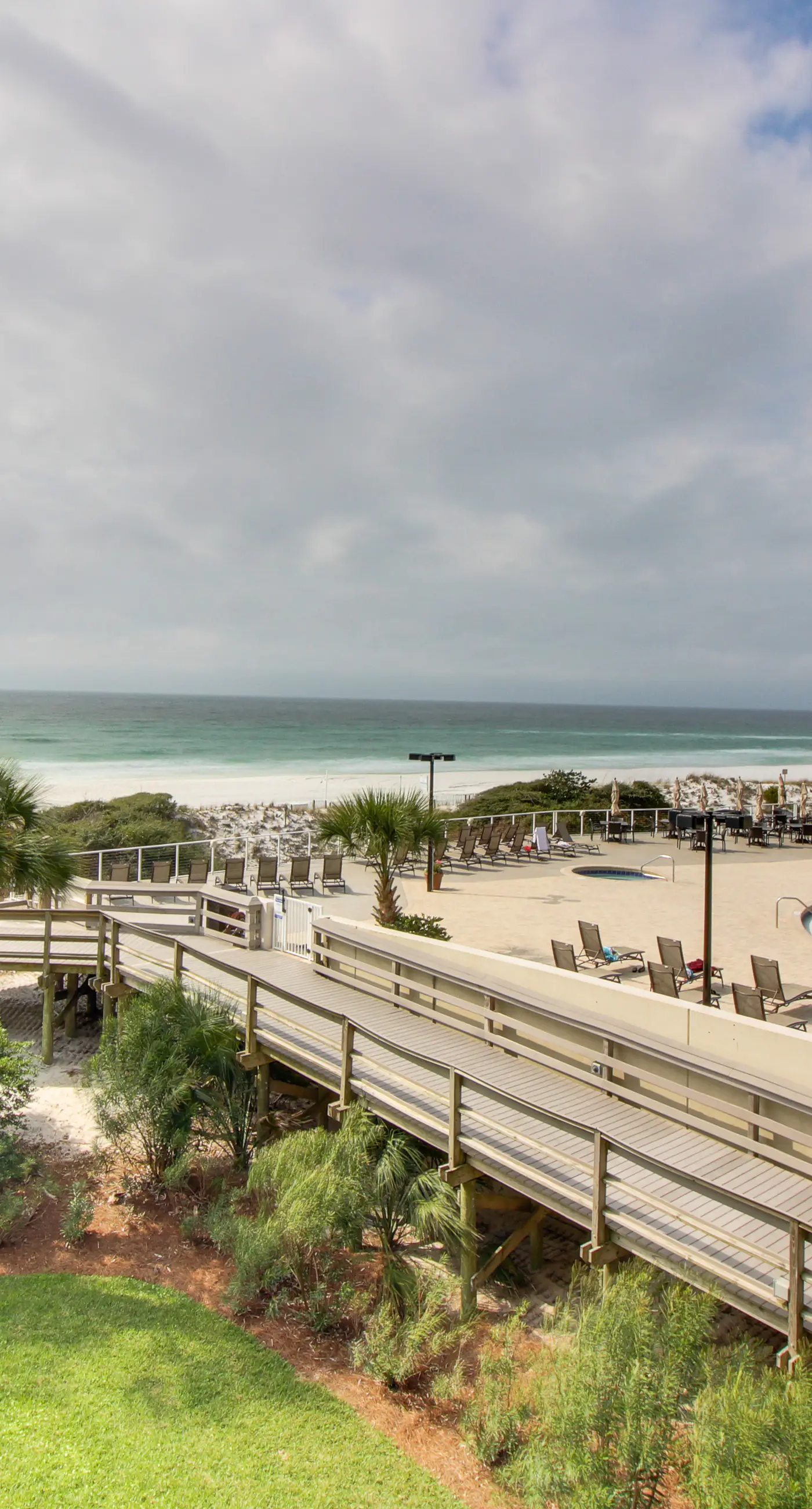 Oceanview Condo with Pool Hot Tub and Gym