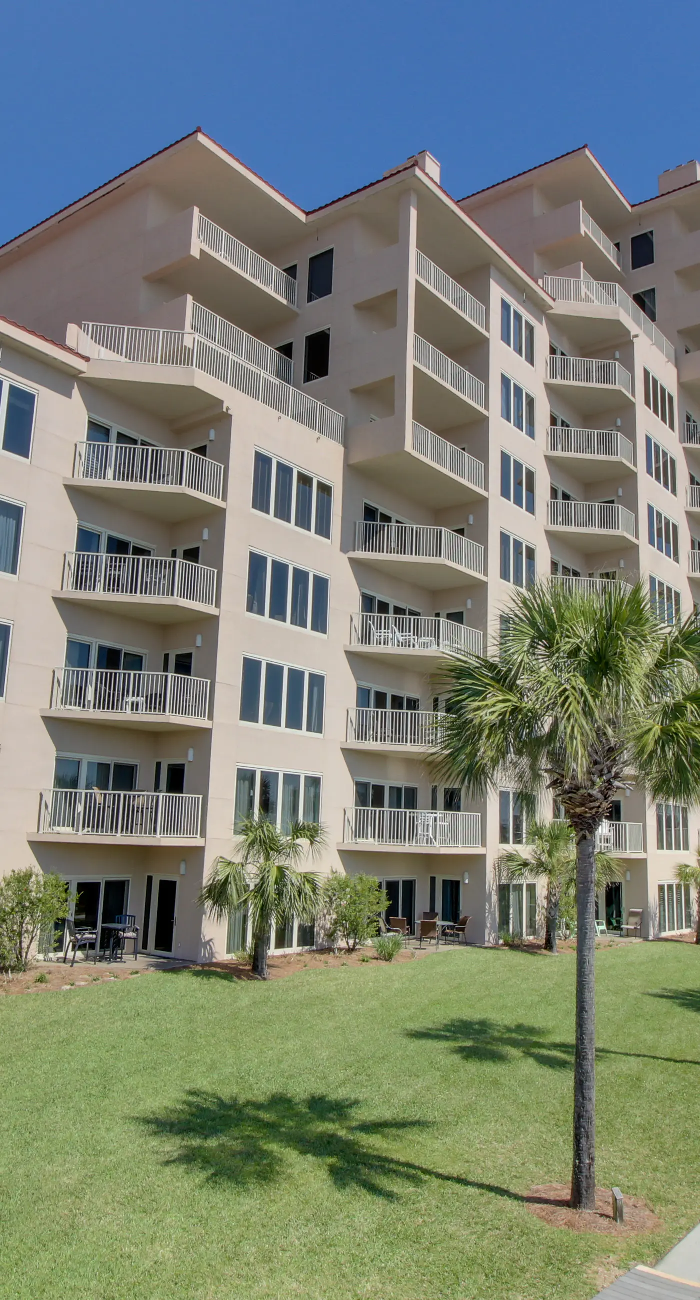 Oceanview Condo with Pool Hot Tub and Gym