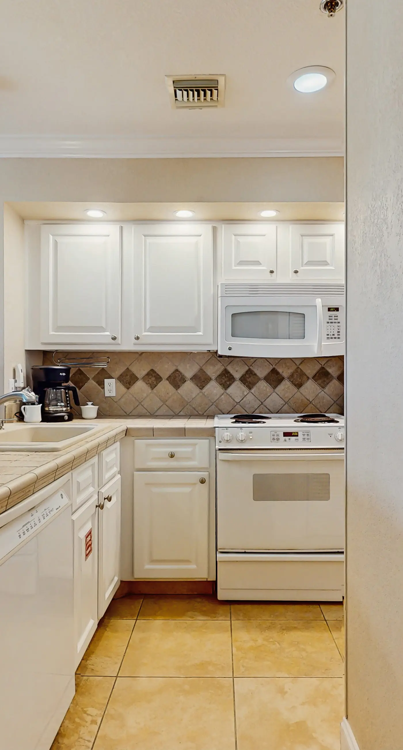 Gulffront Villa with Pool Hot Tub and Sauna