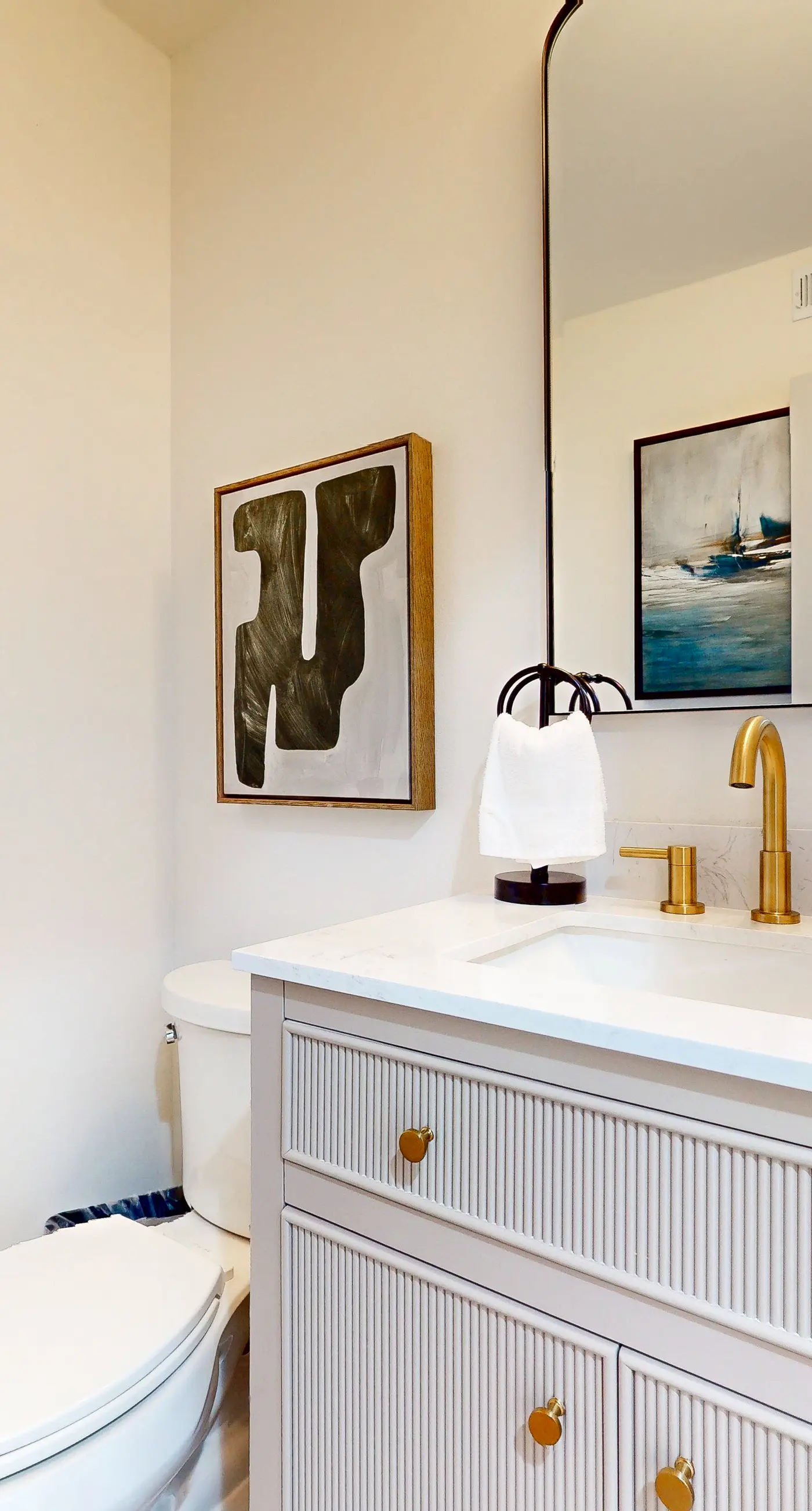 Spacious Condo with Pool and Resort Amenities