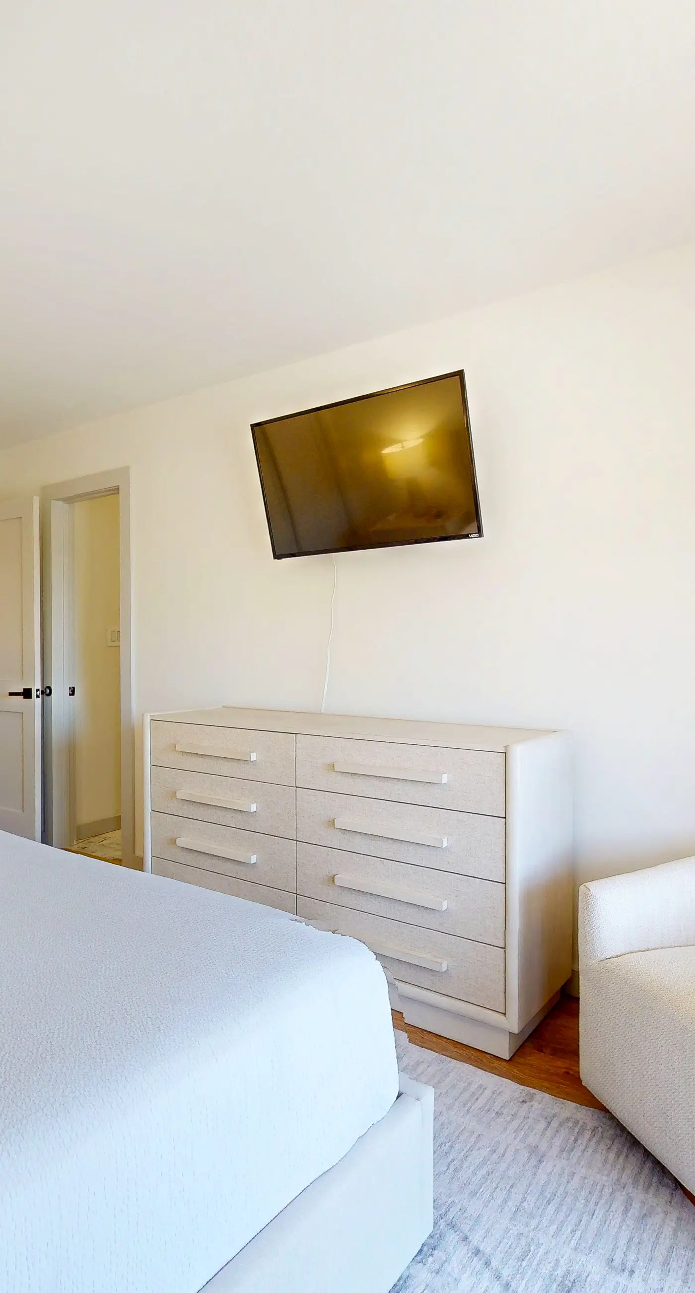 Spacious Condo with Pool and Resort Amenities