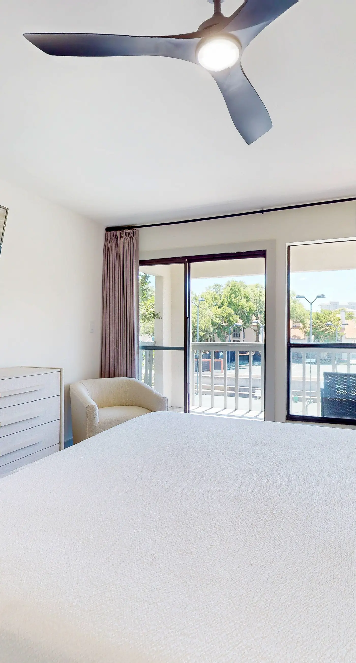 Spacious Condo with Pool and Resort Amenities