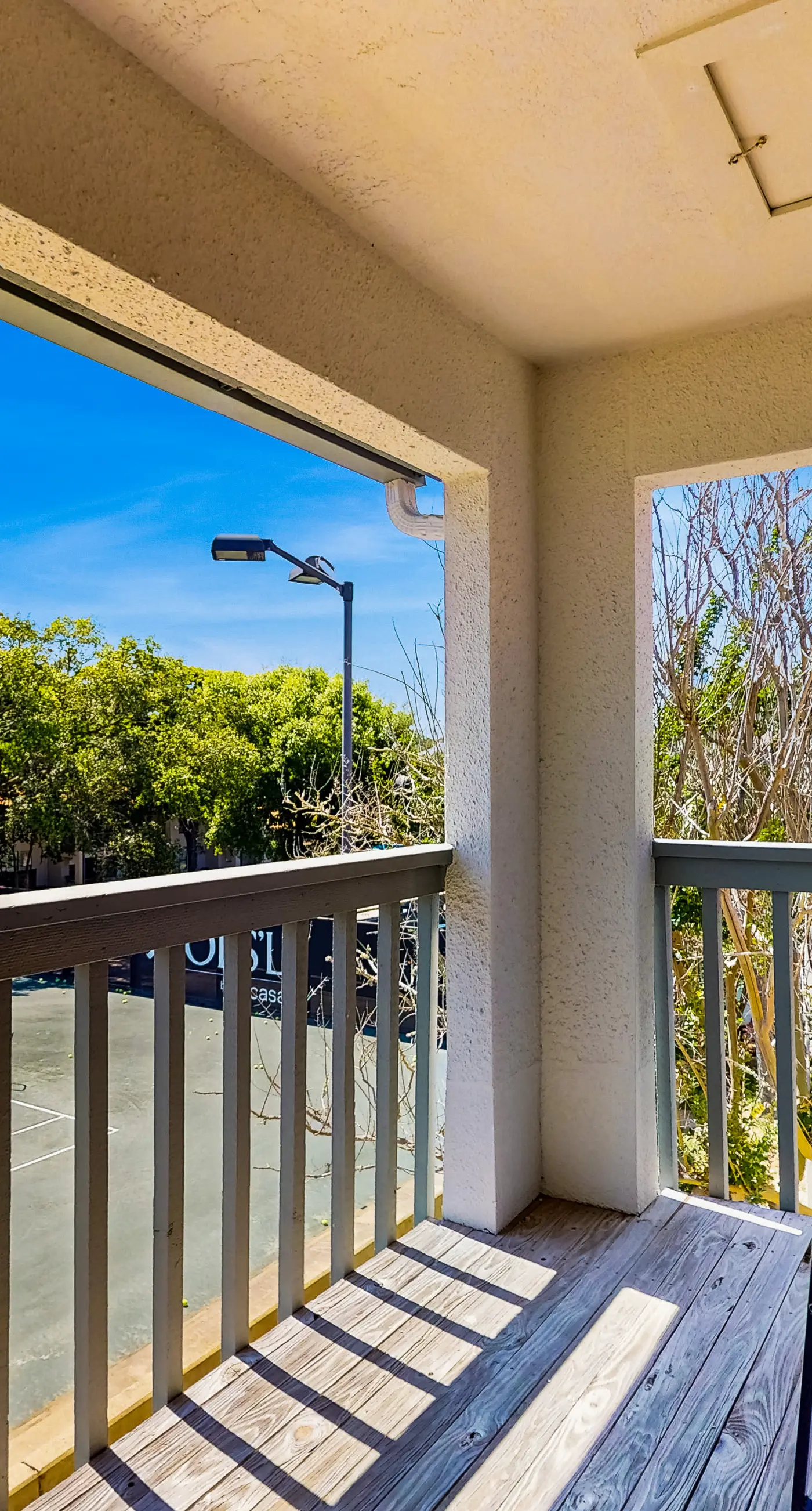 Spacious Condo with Pool and Resort Amenities