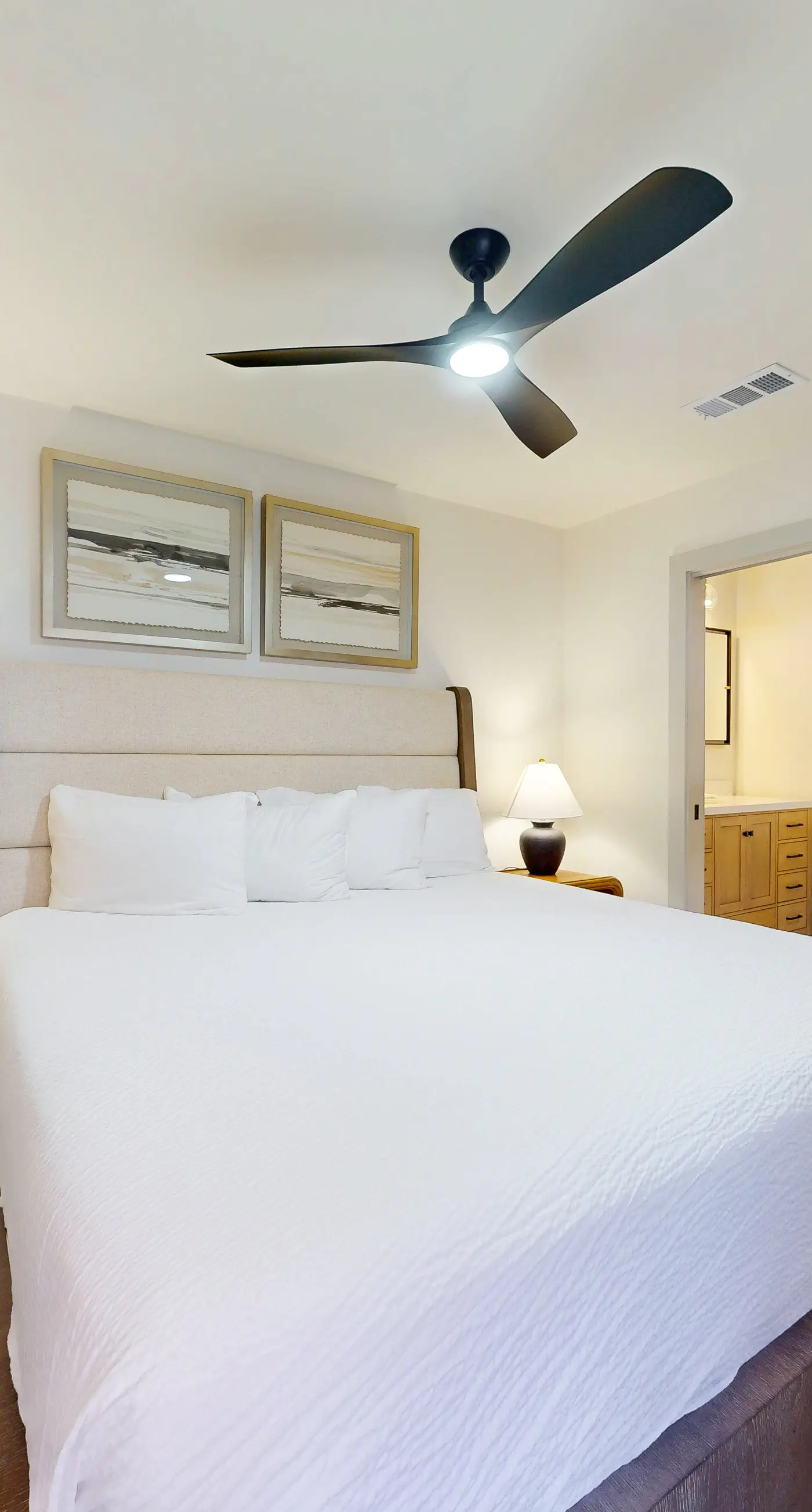 Spacious Condo with Pool and Resort Amenities