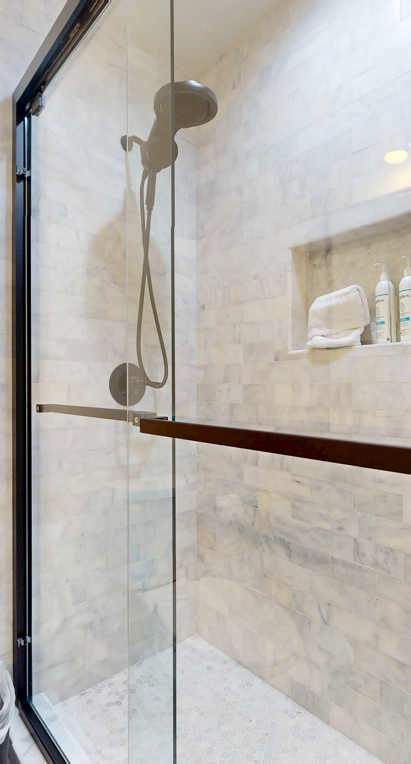 Spacious Condo with Pool and Resort Amenities