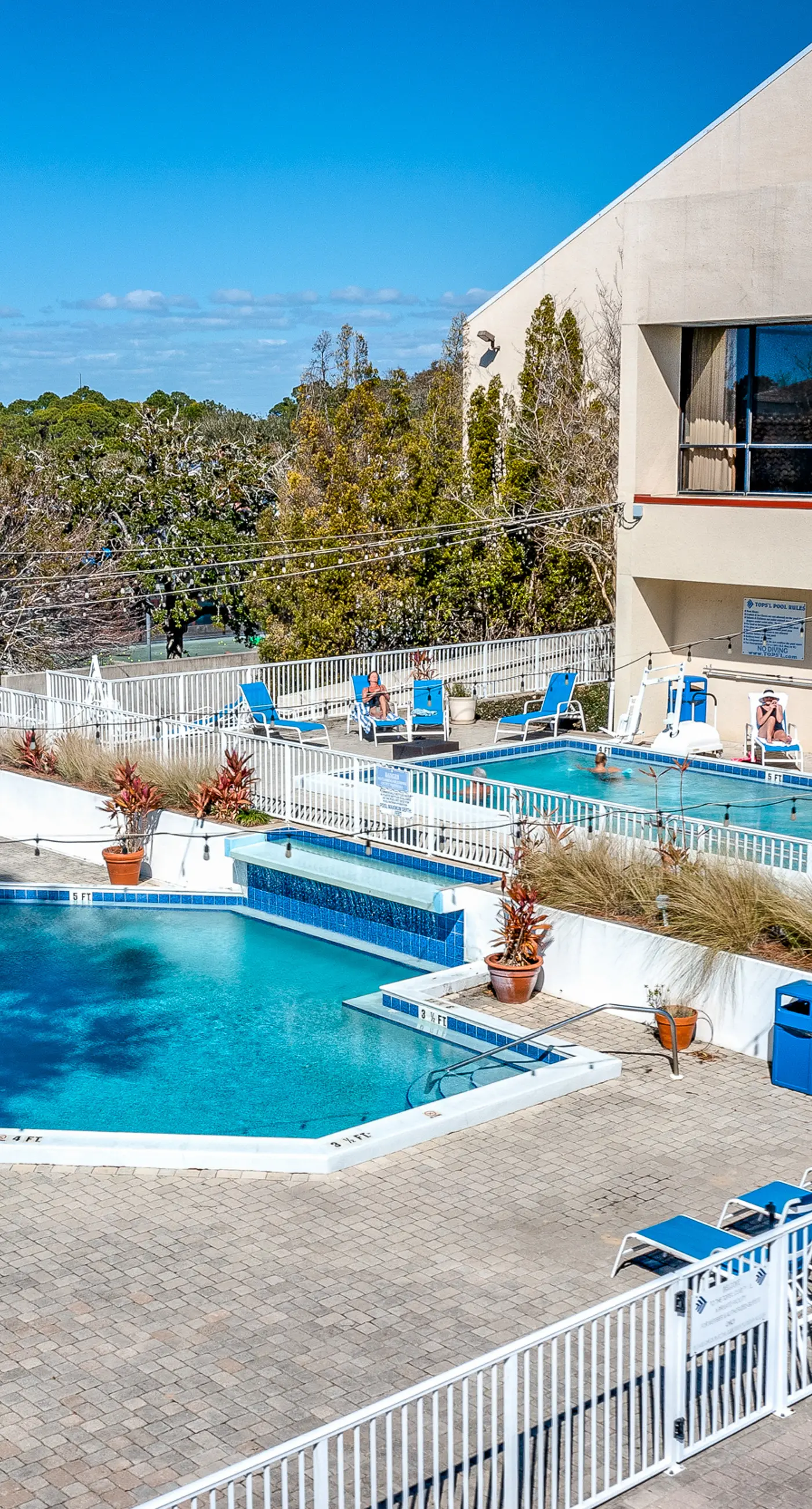 Spacious Condo with Pool and Resort Amenities