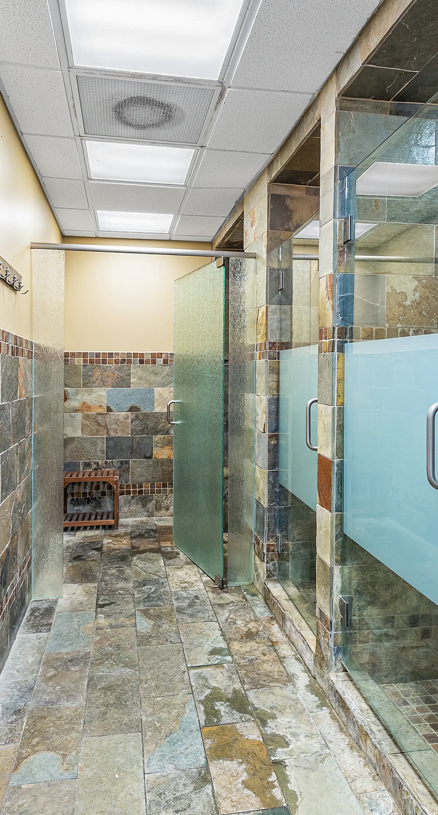 Spacious Condo with Pool and Resort Amenities