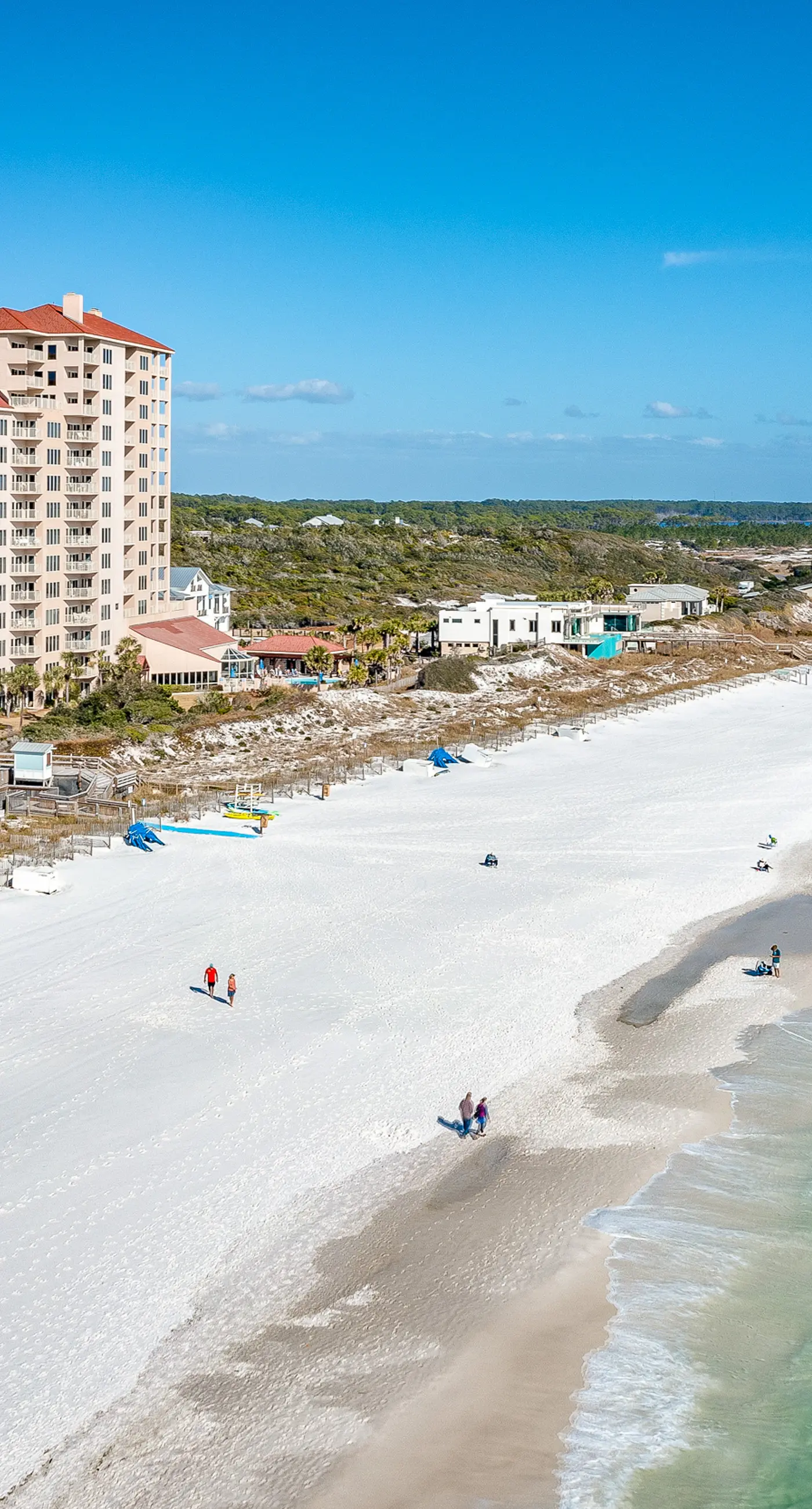 Spacious Condo with Pool and Resort Amenities