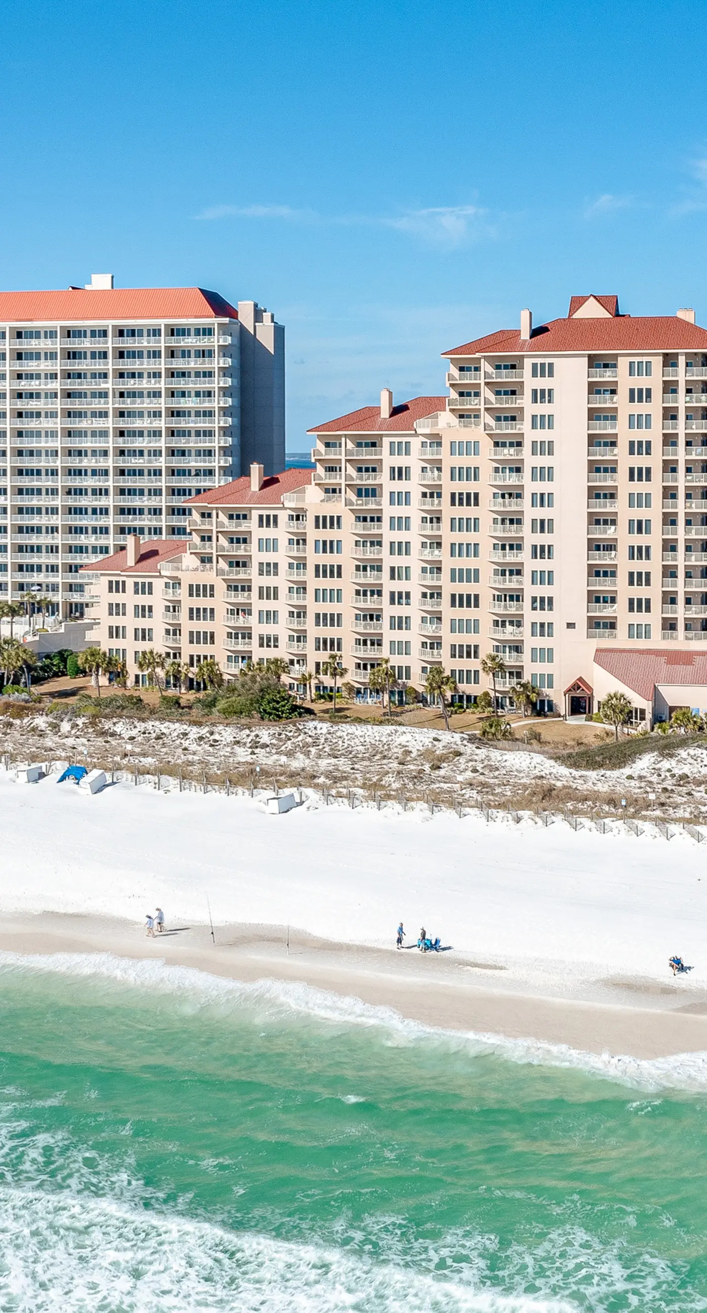 Spacious Condo with Pool and Resort Amenities