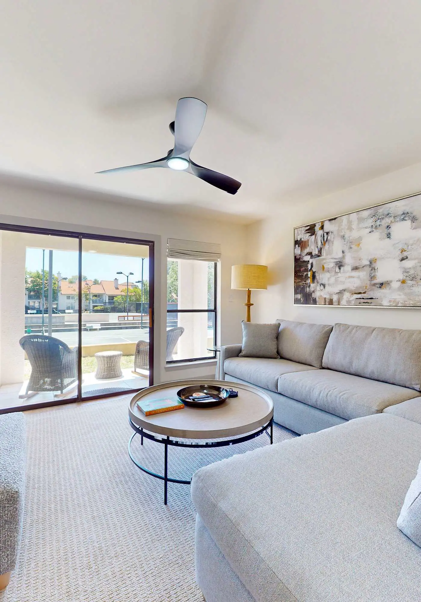 Steps to beach, private tennis & pool access
