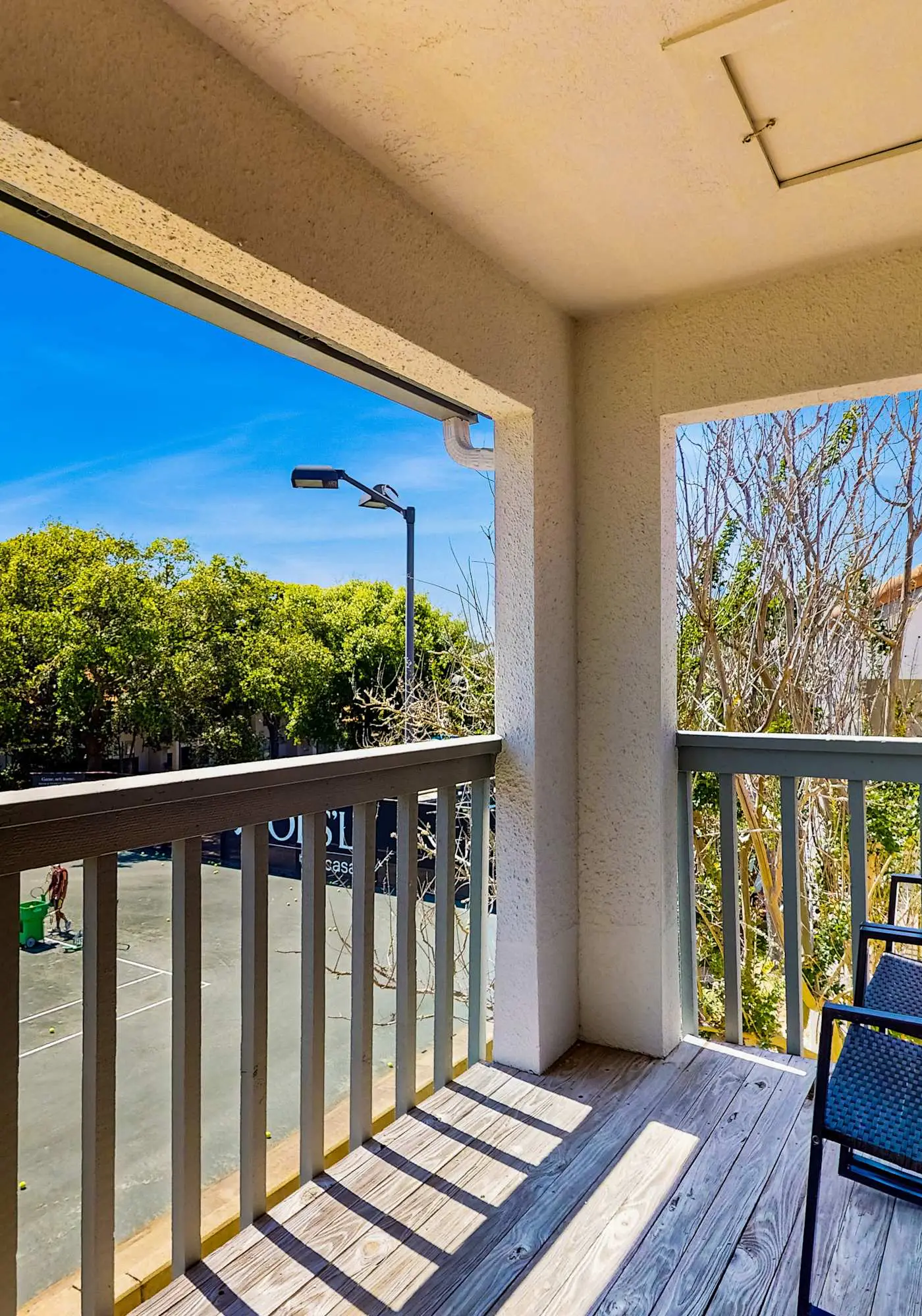 Steps to beach, private tennis & pool access