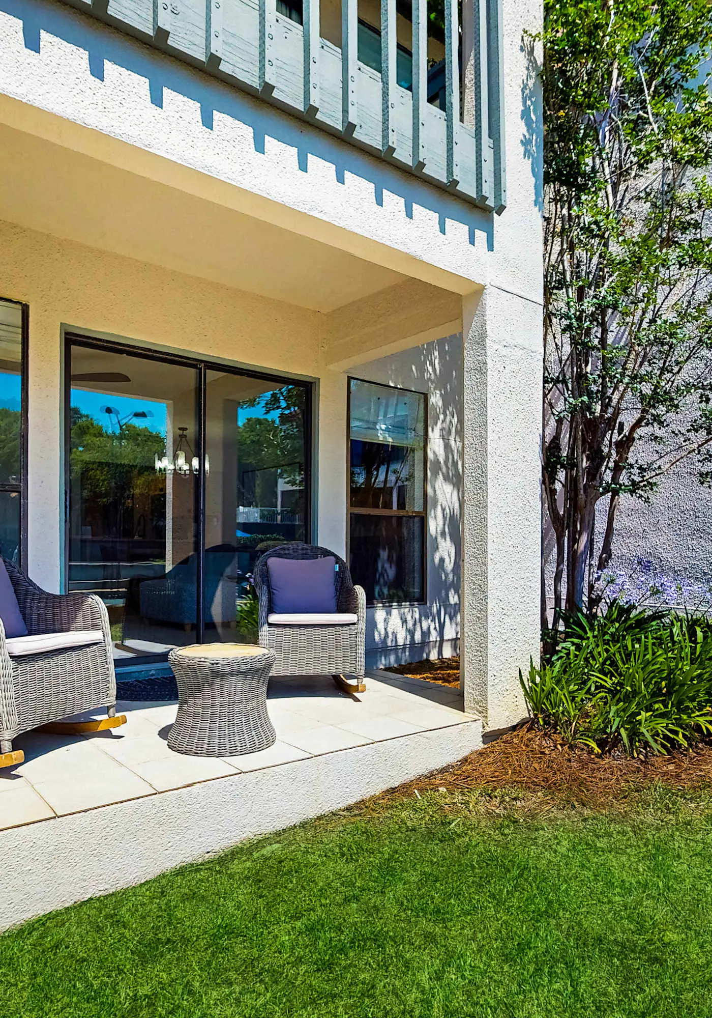 Steps to beach, private tennis & pool access
