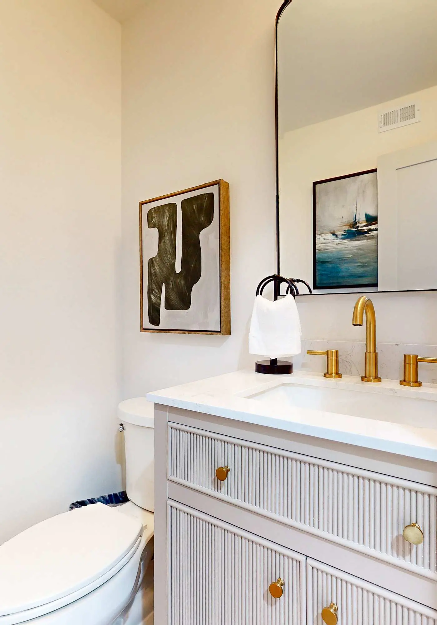 Steps to beach, private tennis & pool access