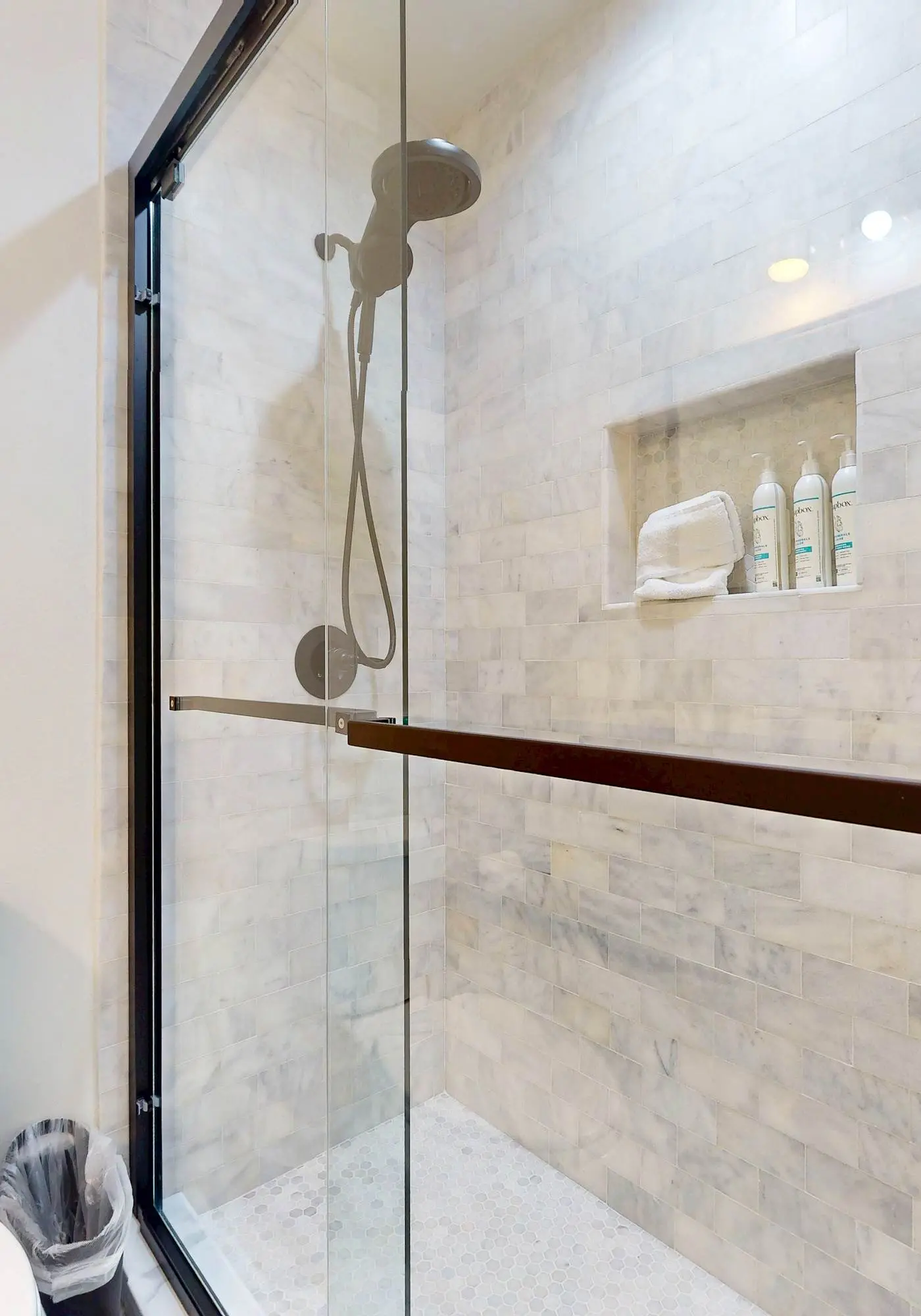 Steps to beach, private tennis & pool access