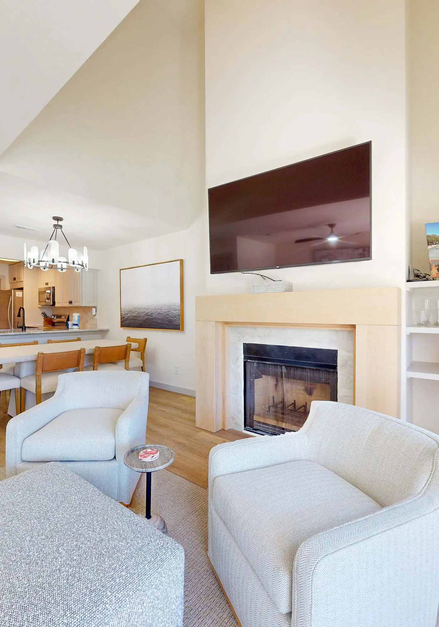 Steps to beach, private tennis & pool access