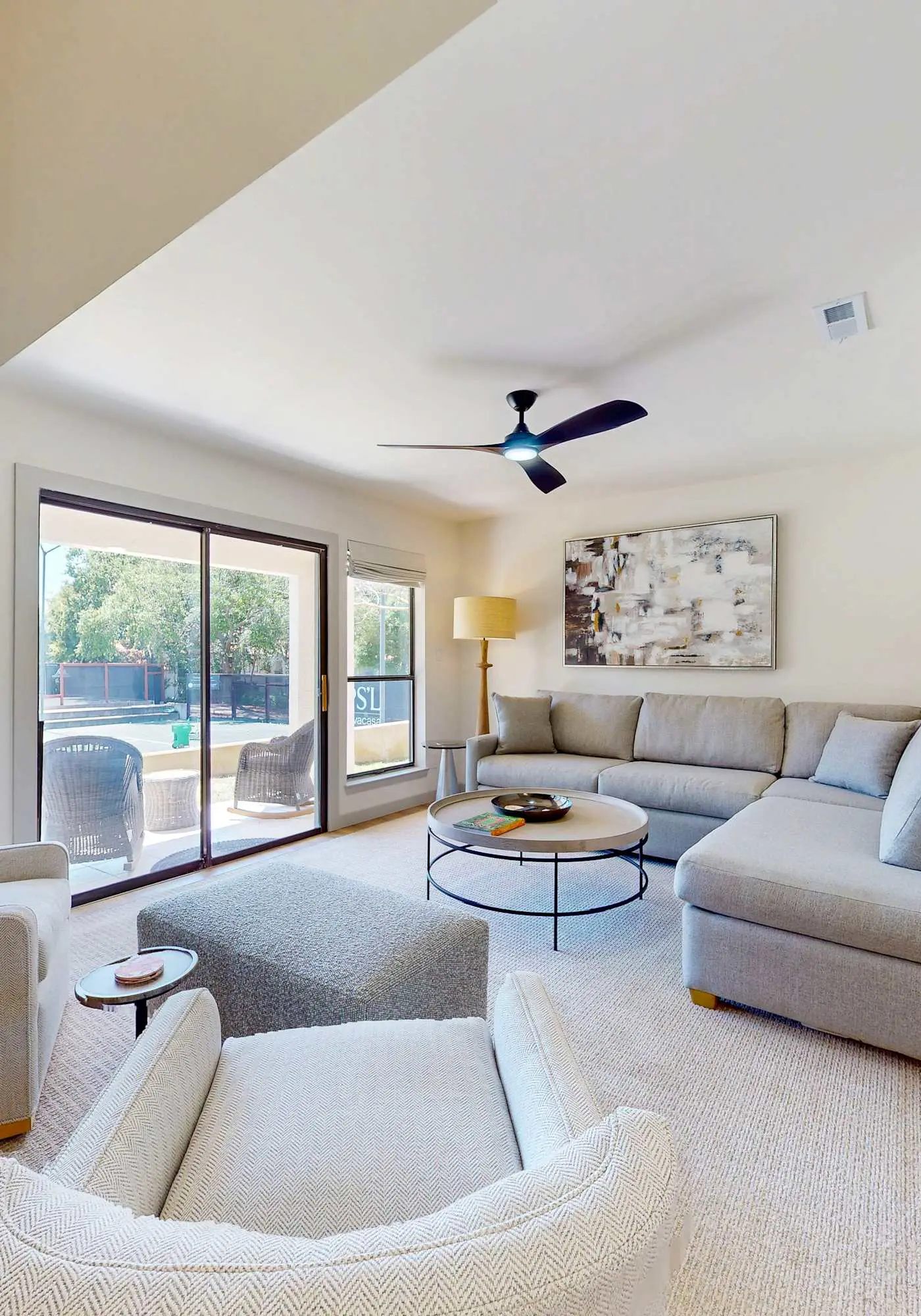 Steps to beach, private tennis & pool access