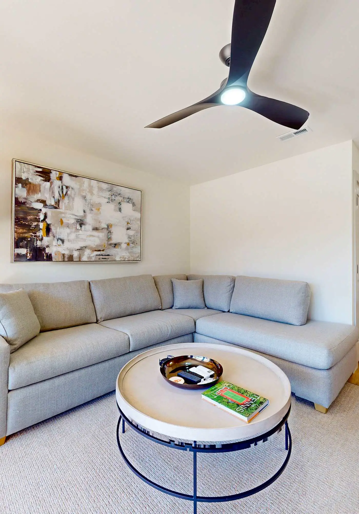 Steps to beach, private tennis & pool access