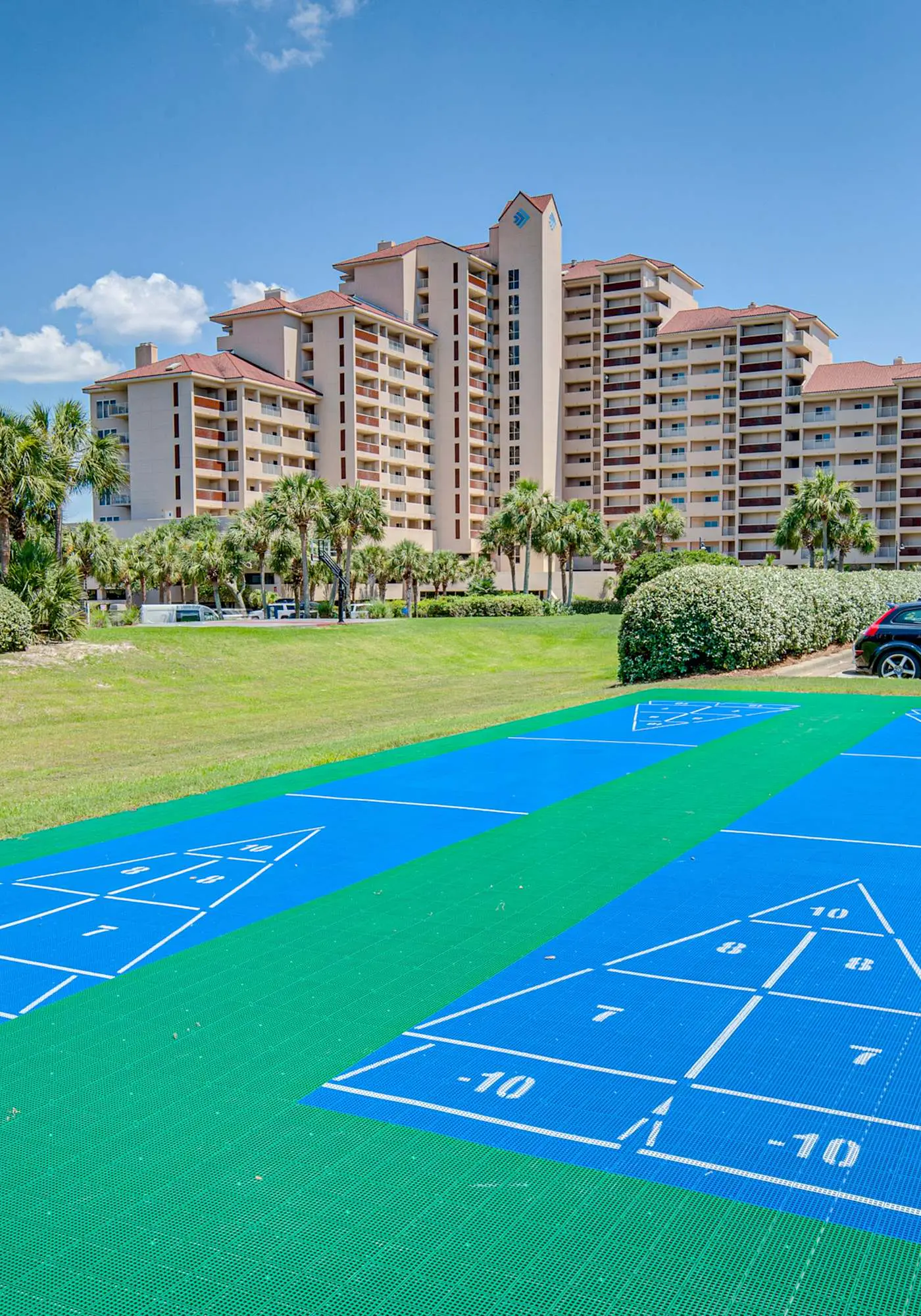 Steps to beach, private tennis & pool access