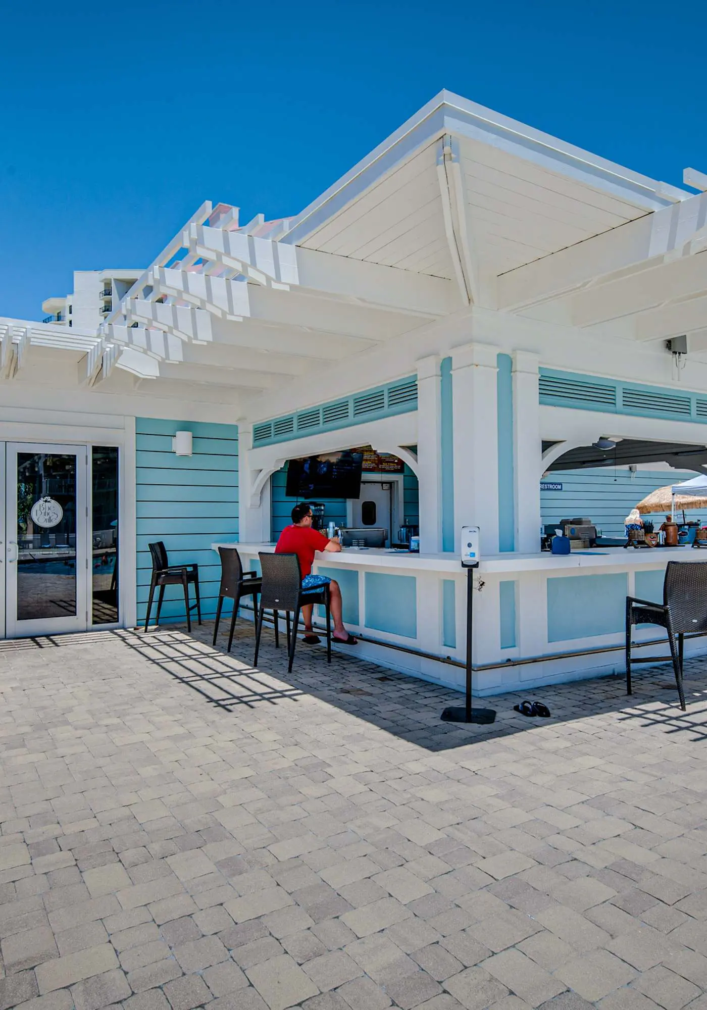 Steps to beach, private tennis & pool access