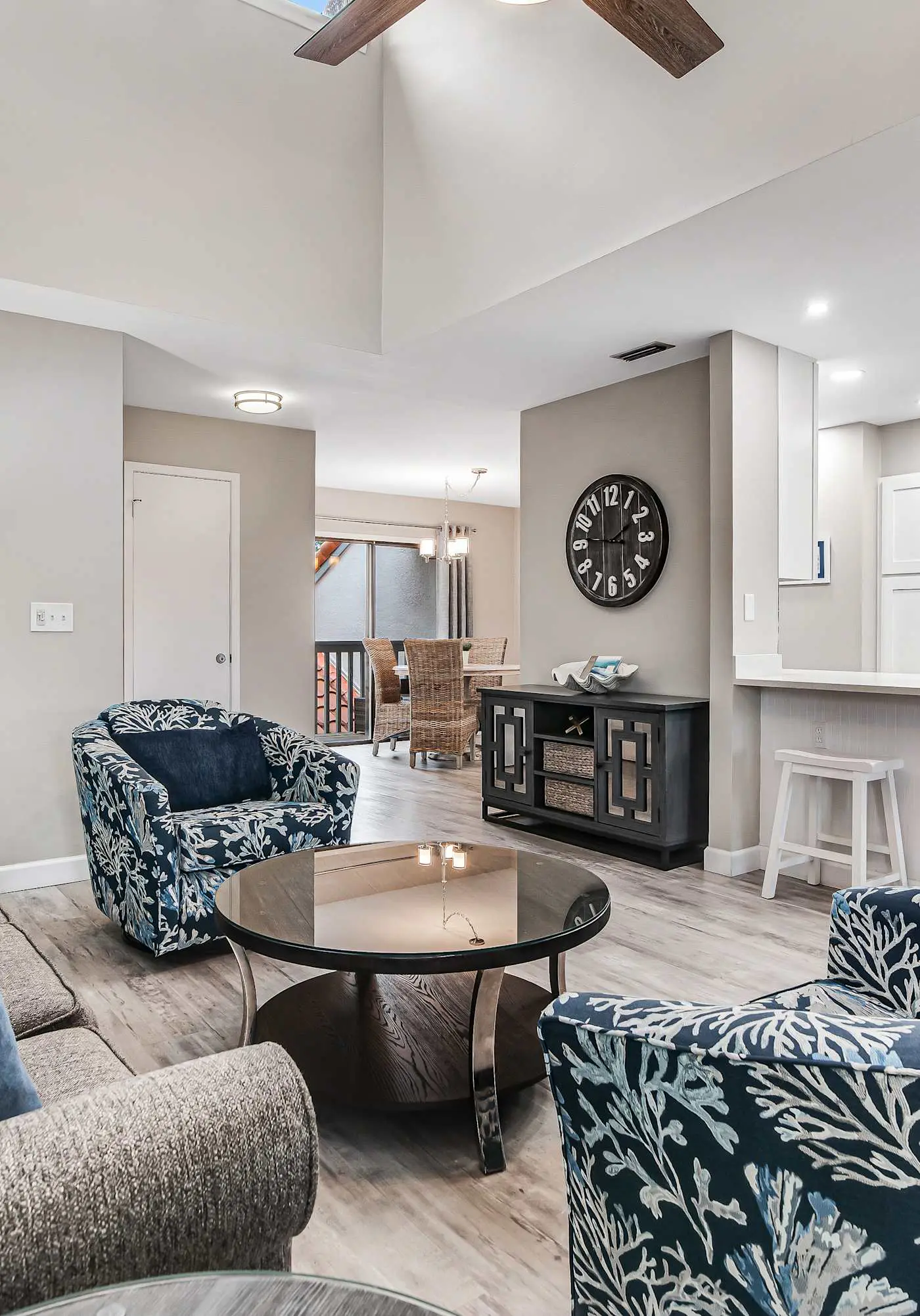Exclusive 2BR: Beach, Pool & Tennis