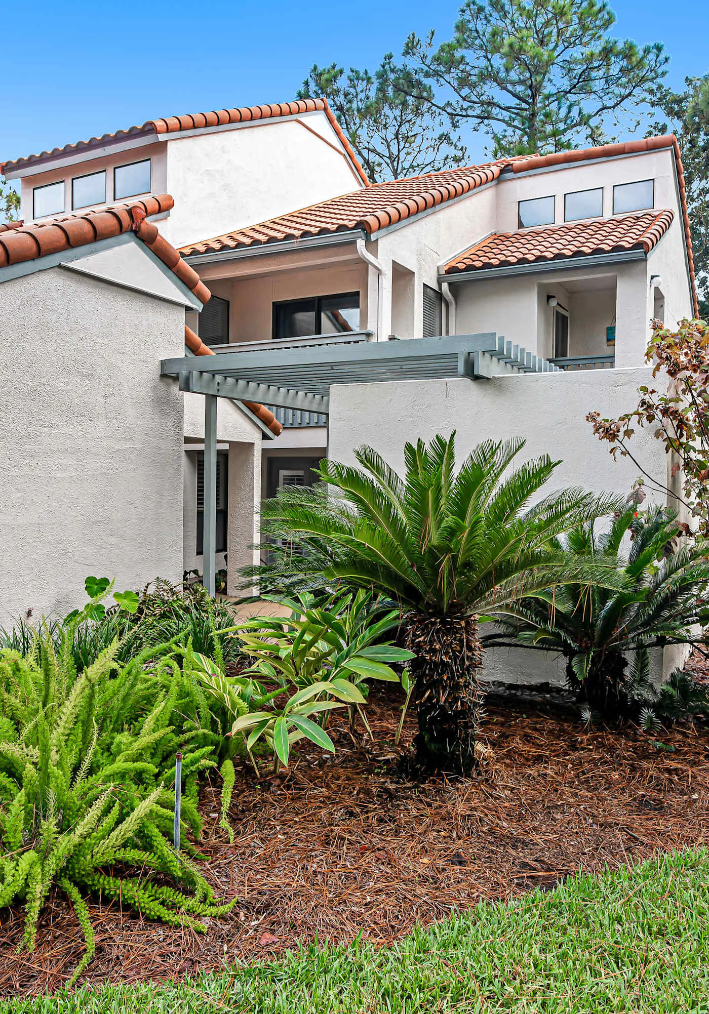 Exclusive 2BR: Beach, Pool & Tennis