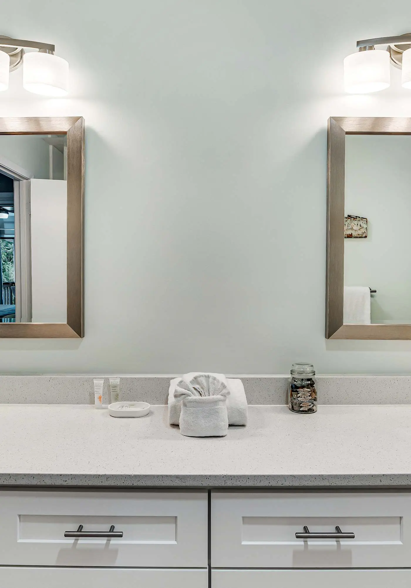 Exclusive 2BR: Beach, Pool & Tennis