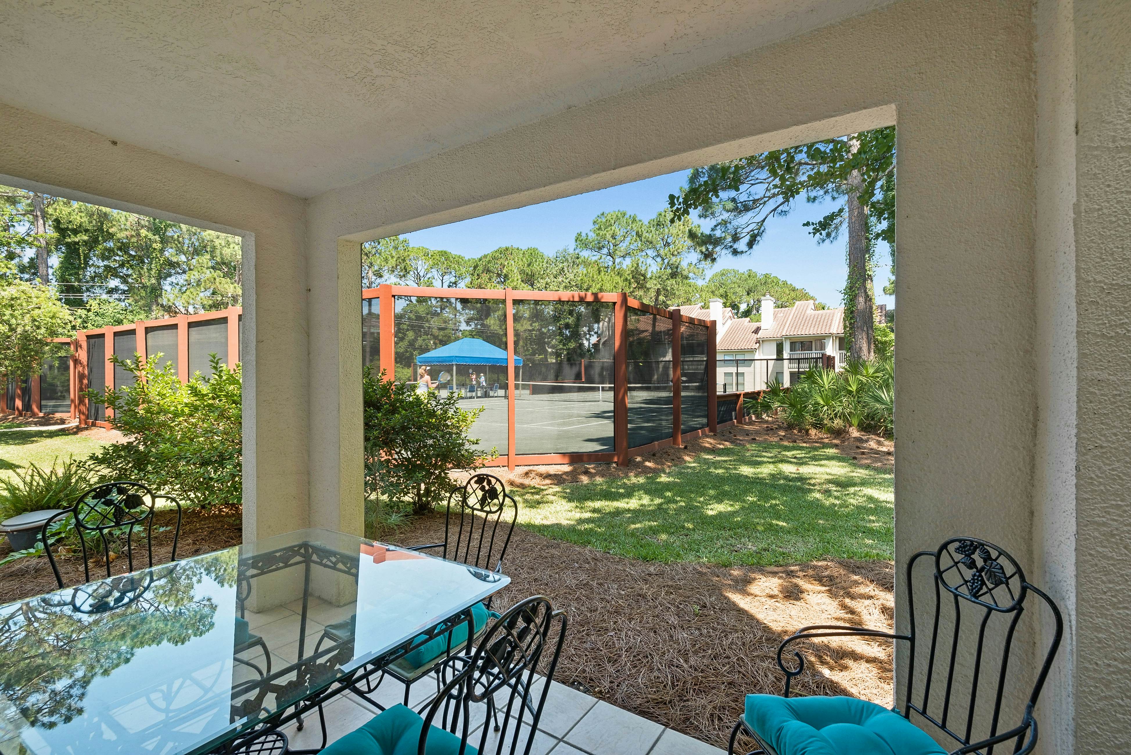Townhouse with Pool Tennis and Sauna