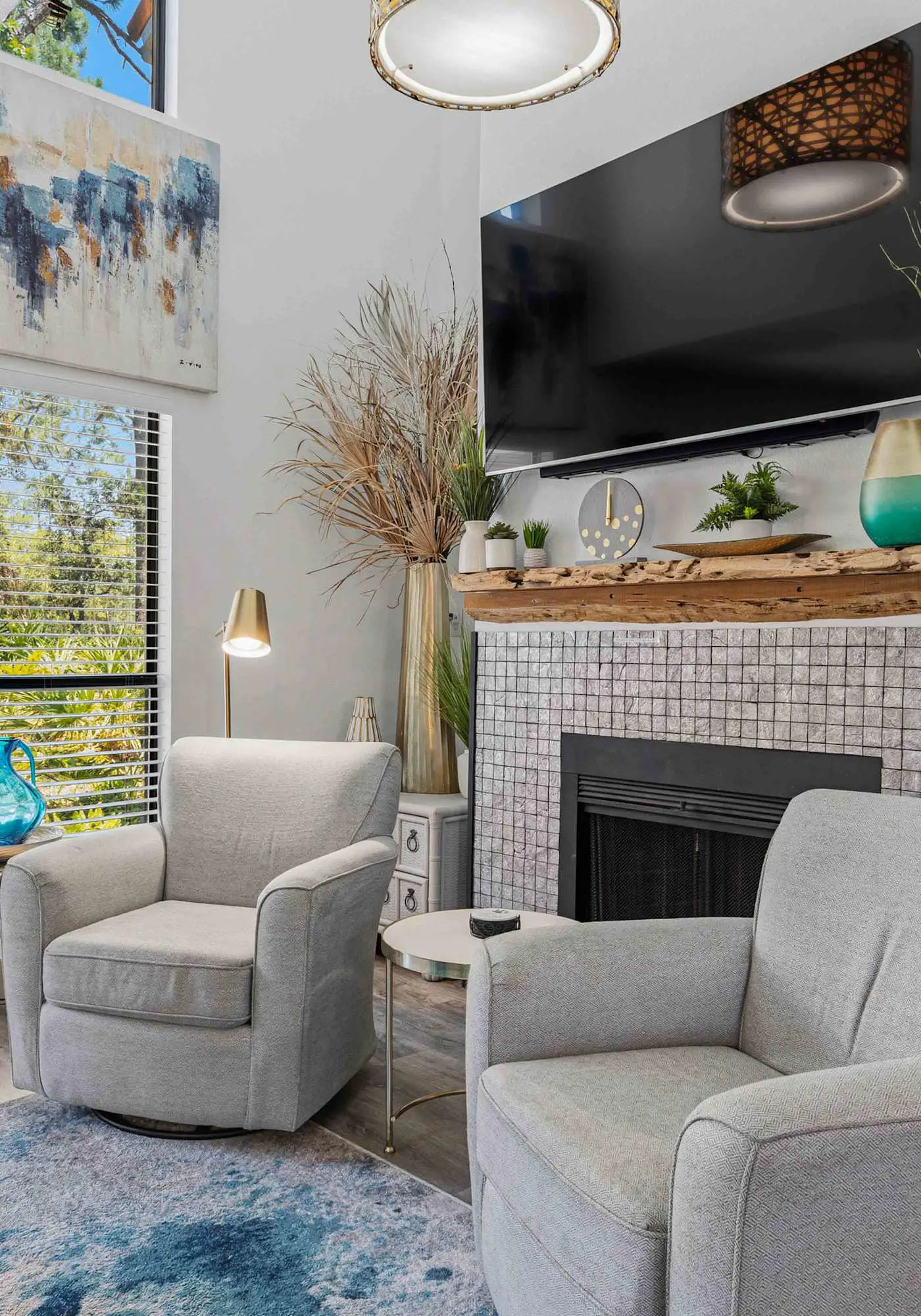 Exclusive 2BR retreat: Pool, beach access