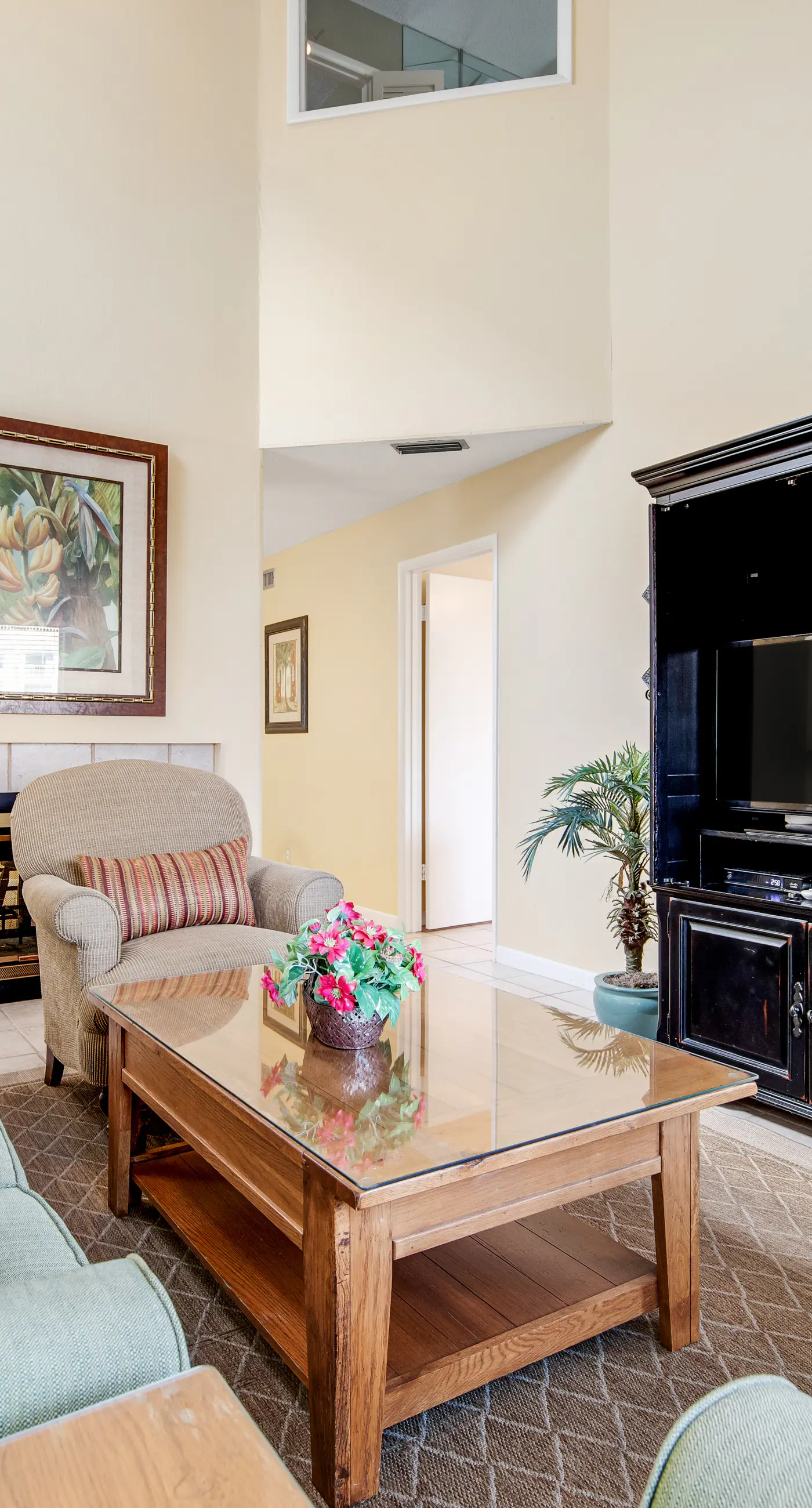 2BR villa: steps to beach & tennis courts