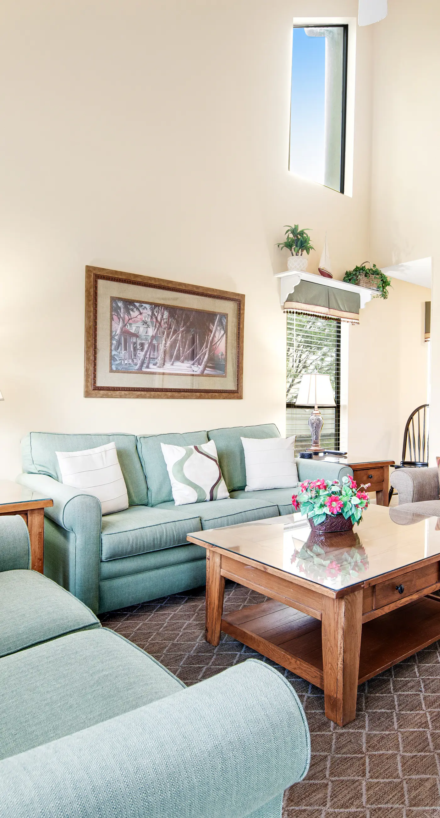 2BR villa: steps to beach & tennis courts