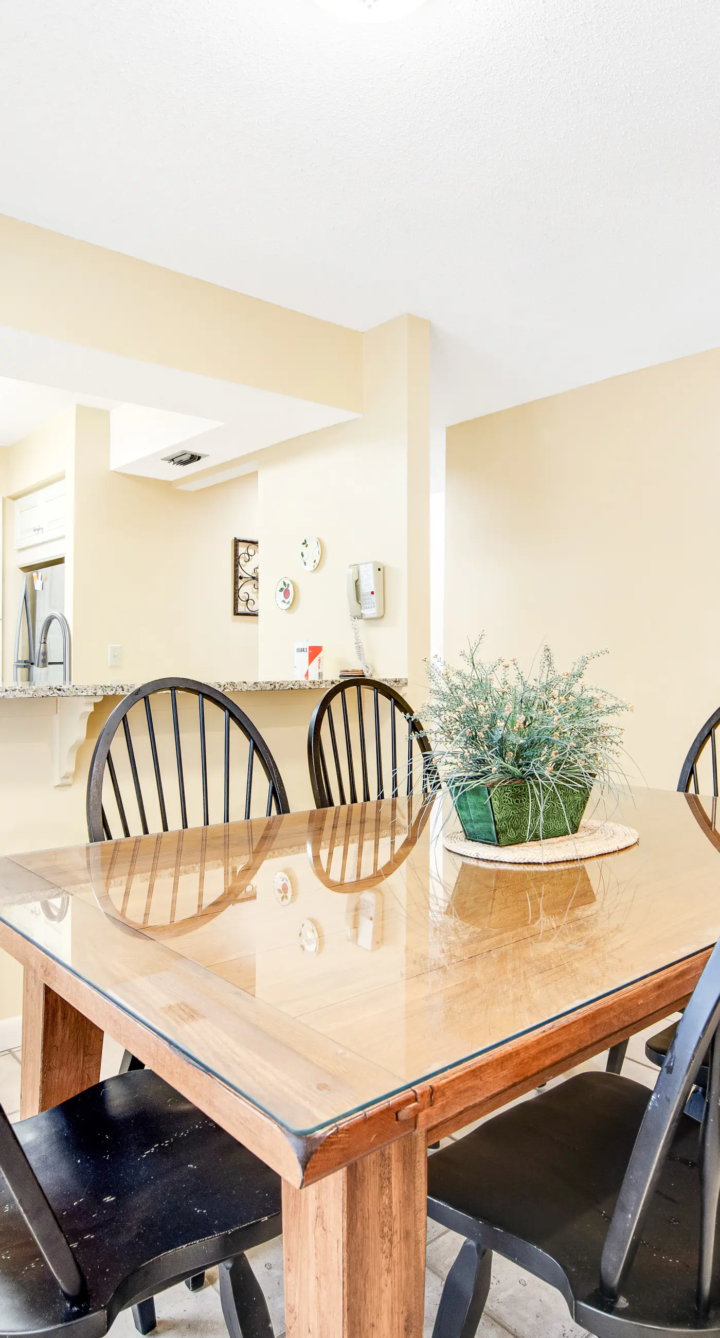 2BR villa: steps to beach & tennis courts