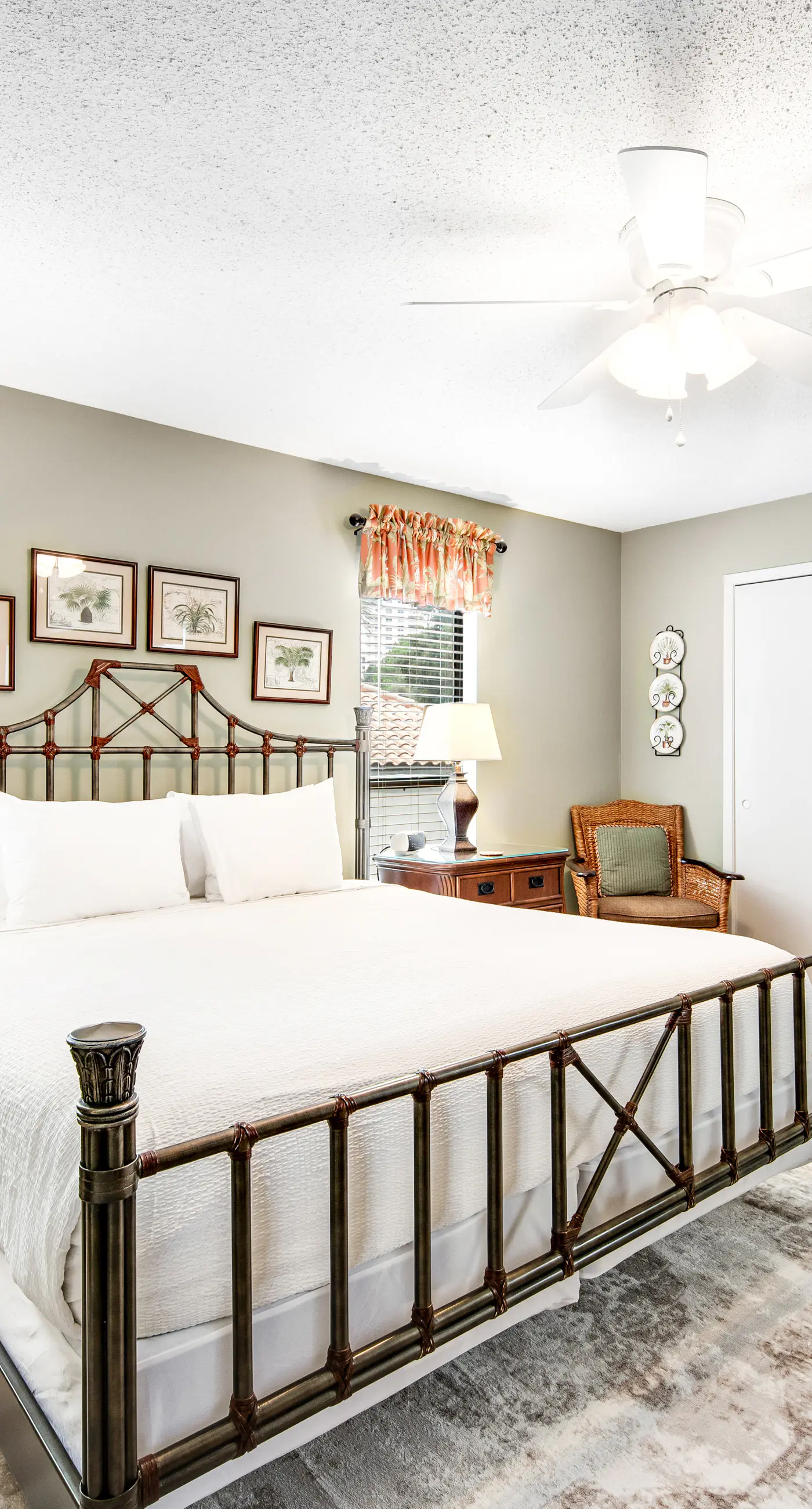 2BR villa: steps to beach & tennis courts