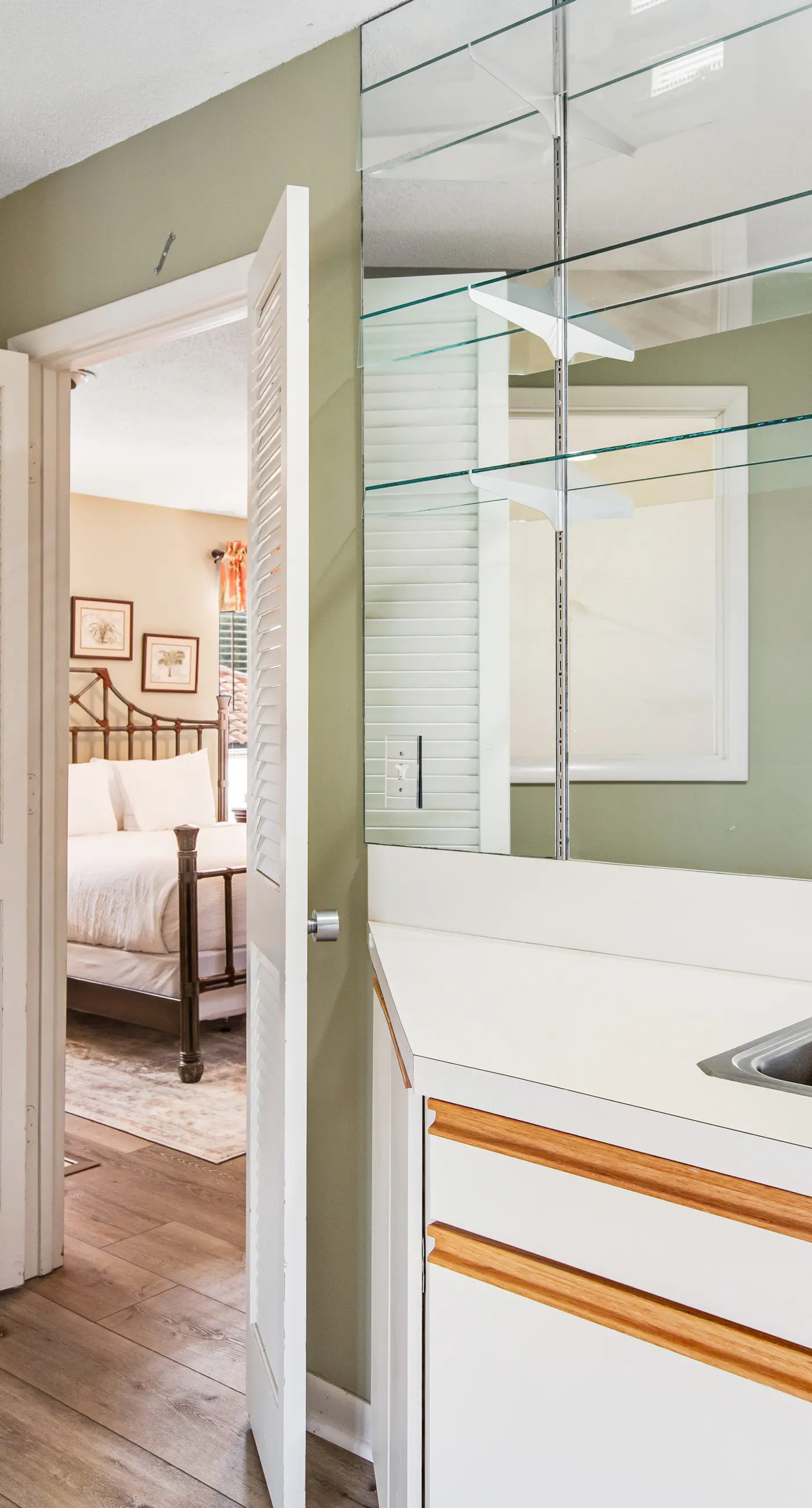 2BR villa: steps to beach & tennis courts