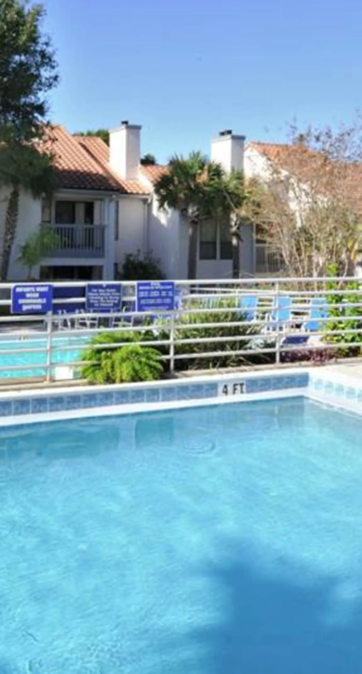 2BR villa: steps to beach & tennis courts