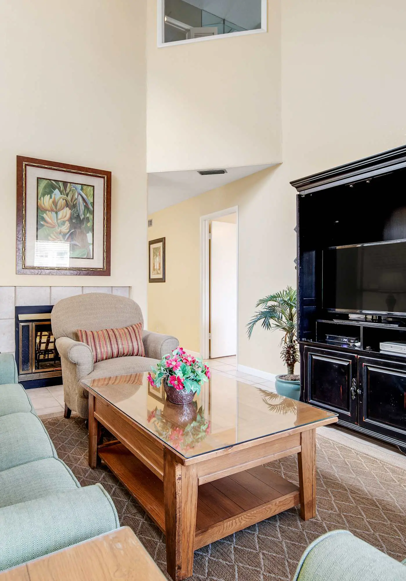 2BR villa: steps to beach & tennis courts