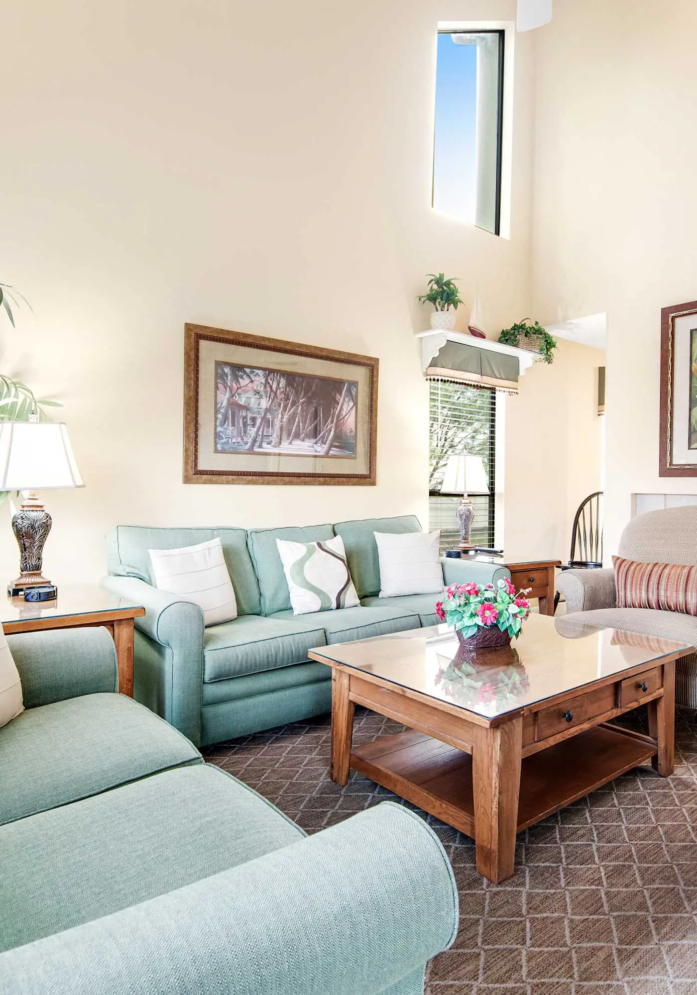 2BR villa: steps to beach & tennis courts