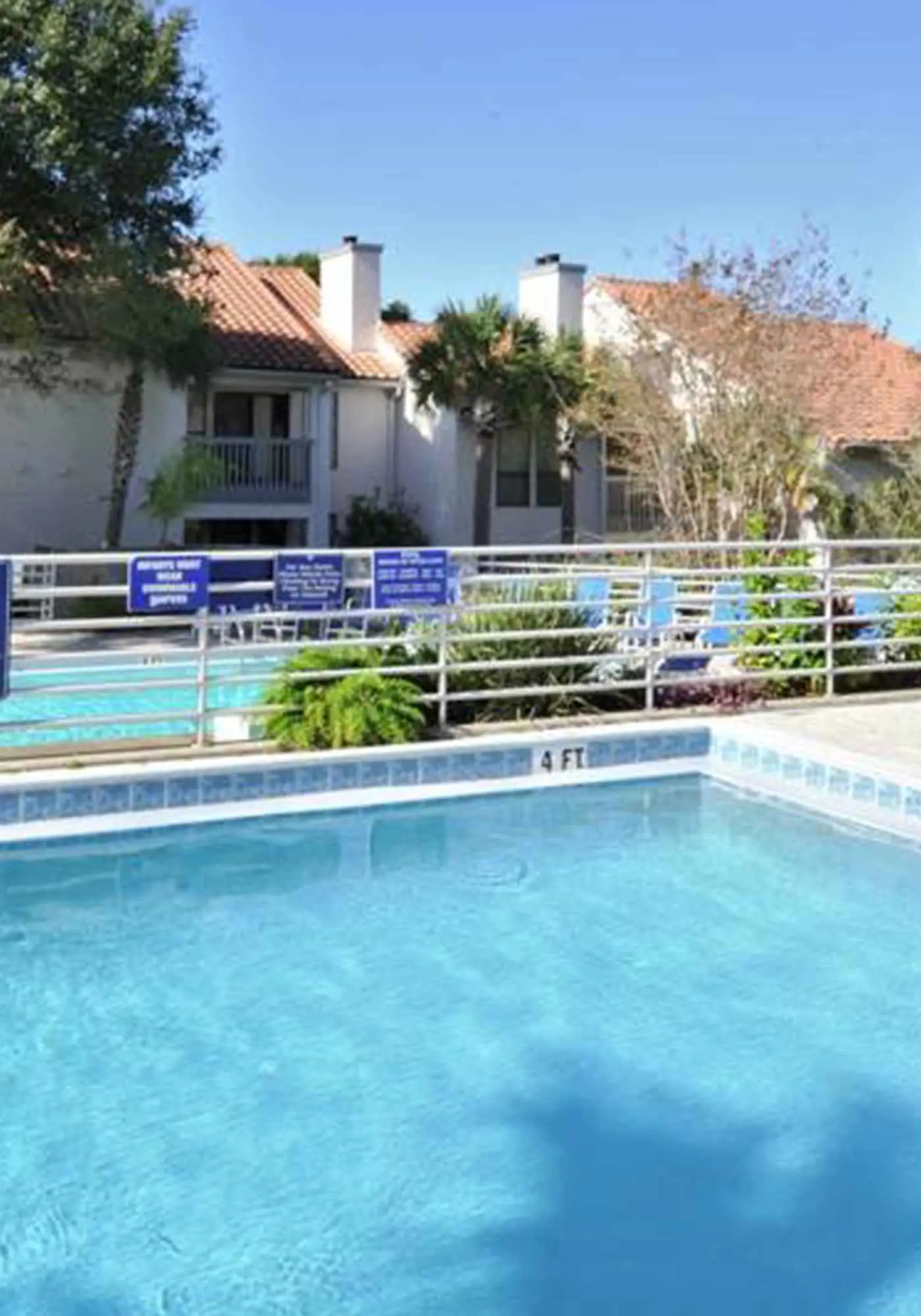 2BR villa: steps to beach & tennis courts