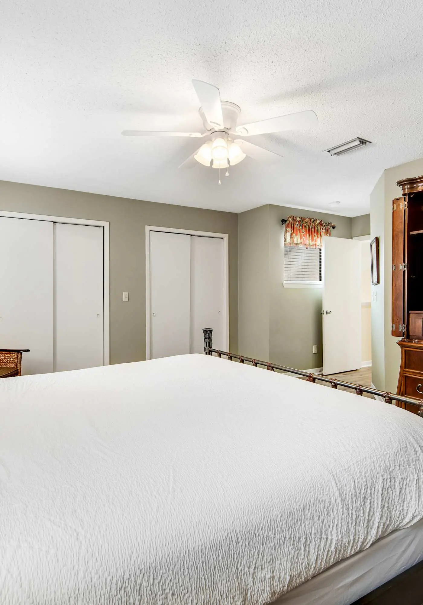 2BR villa: steps to beach & tennis courts