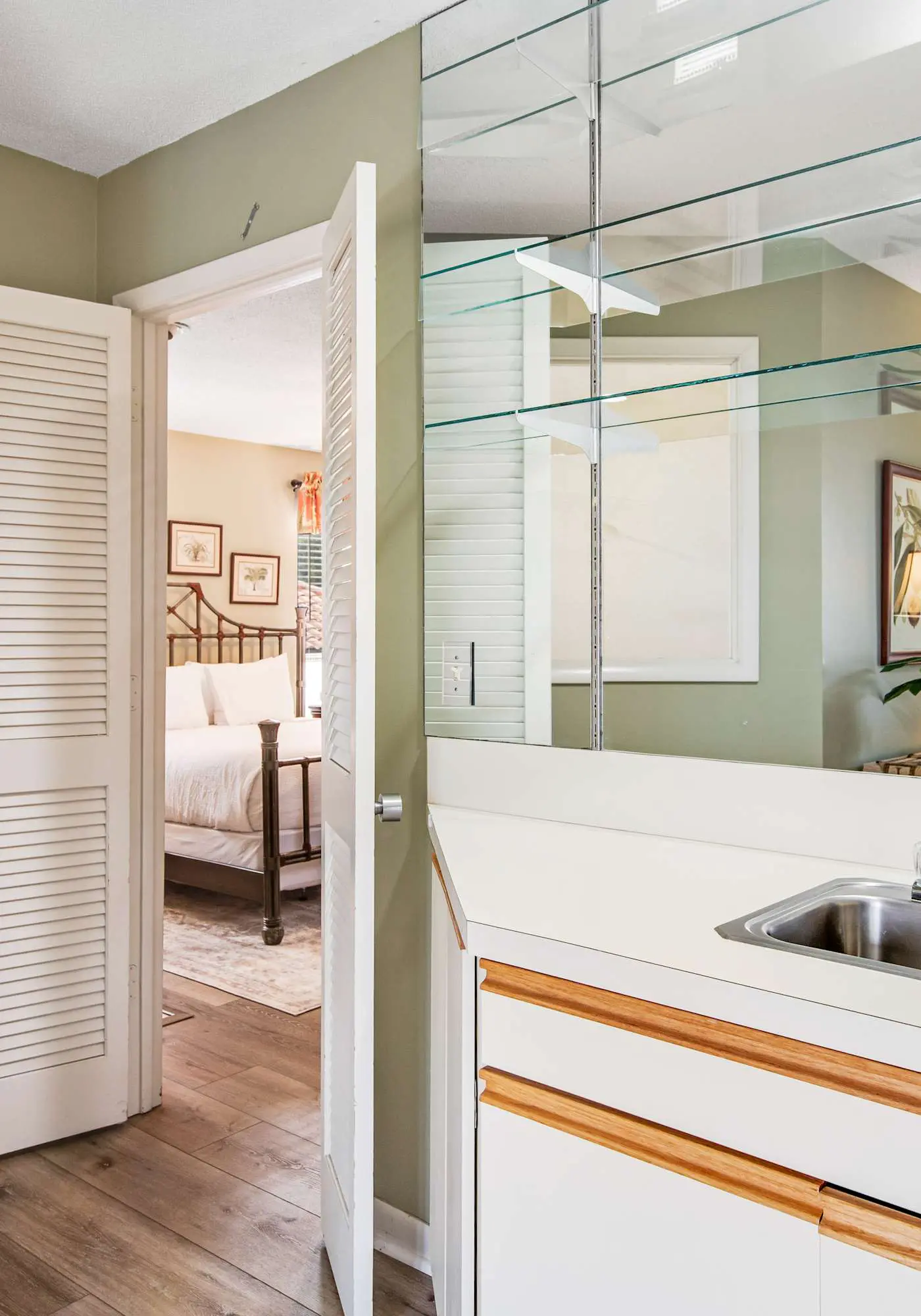 2BR villa: steps to beach & tennis courts