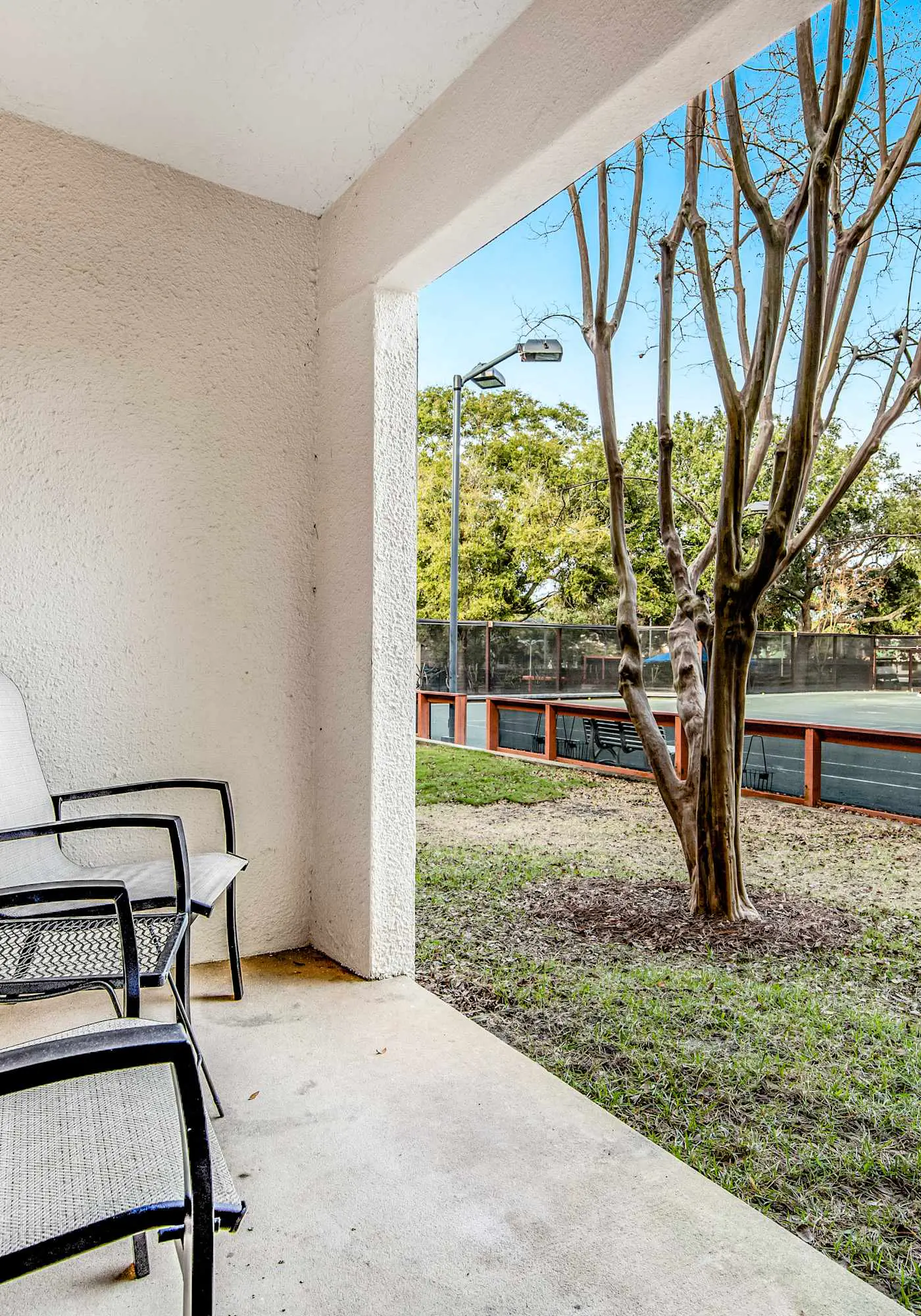 2BR villa: steps to beach & tennis courts